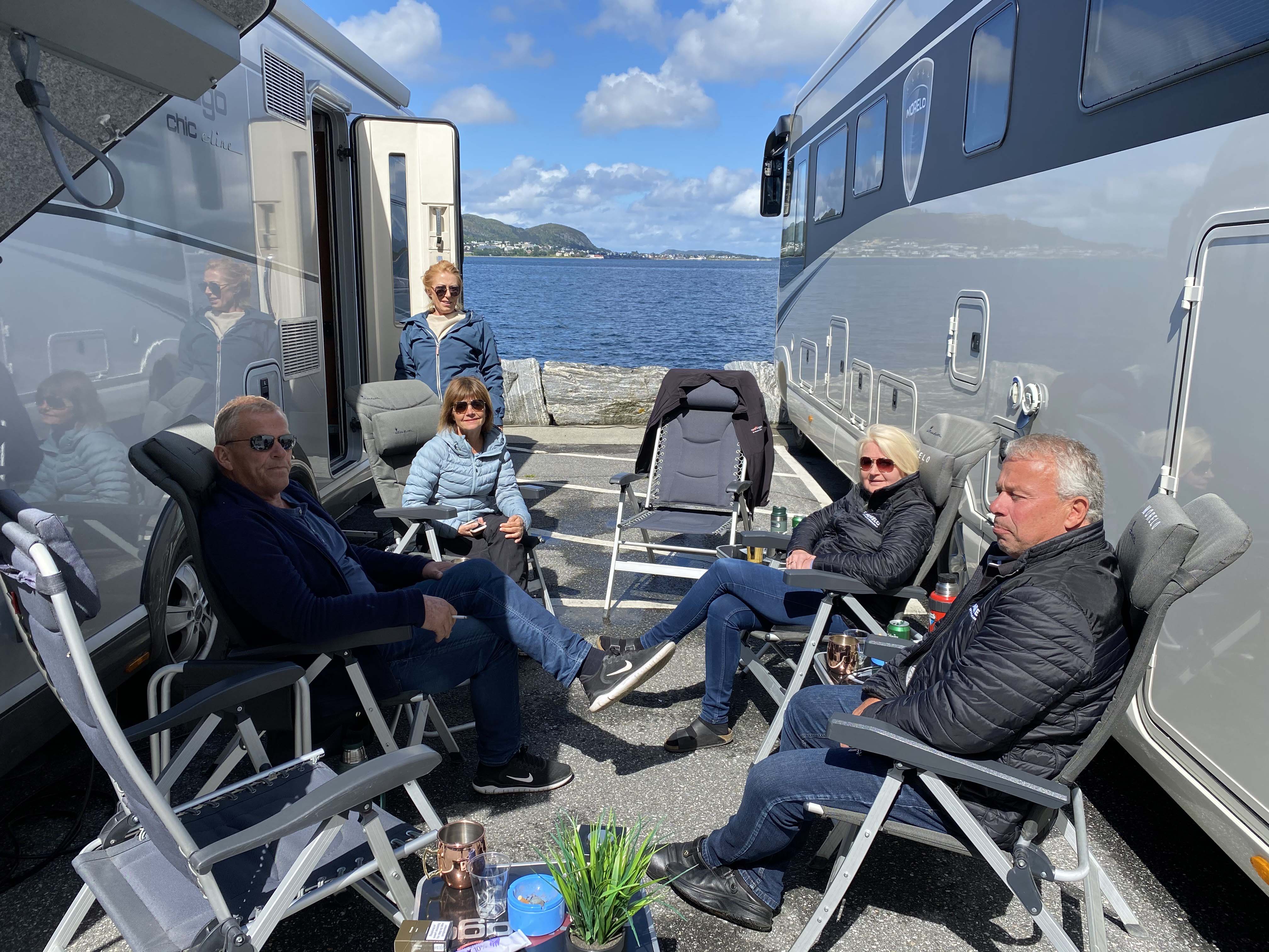 Ålesund by har gjort seg svært populær for bobilturister som kommer tilreisende hele året. De setter stor pris på gangavstand til pulserende byliv! (Arkivfoto)