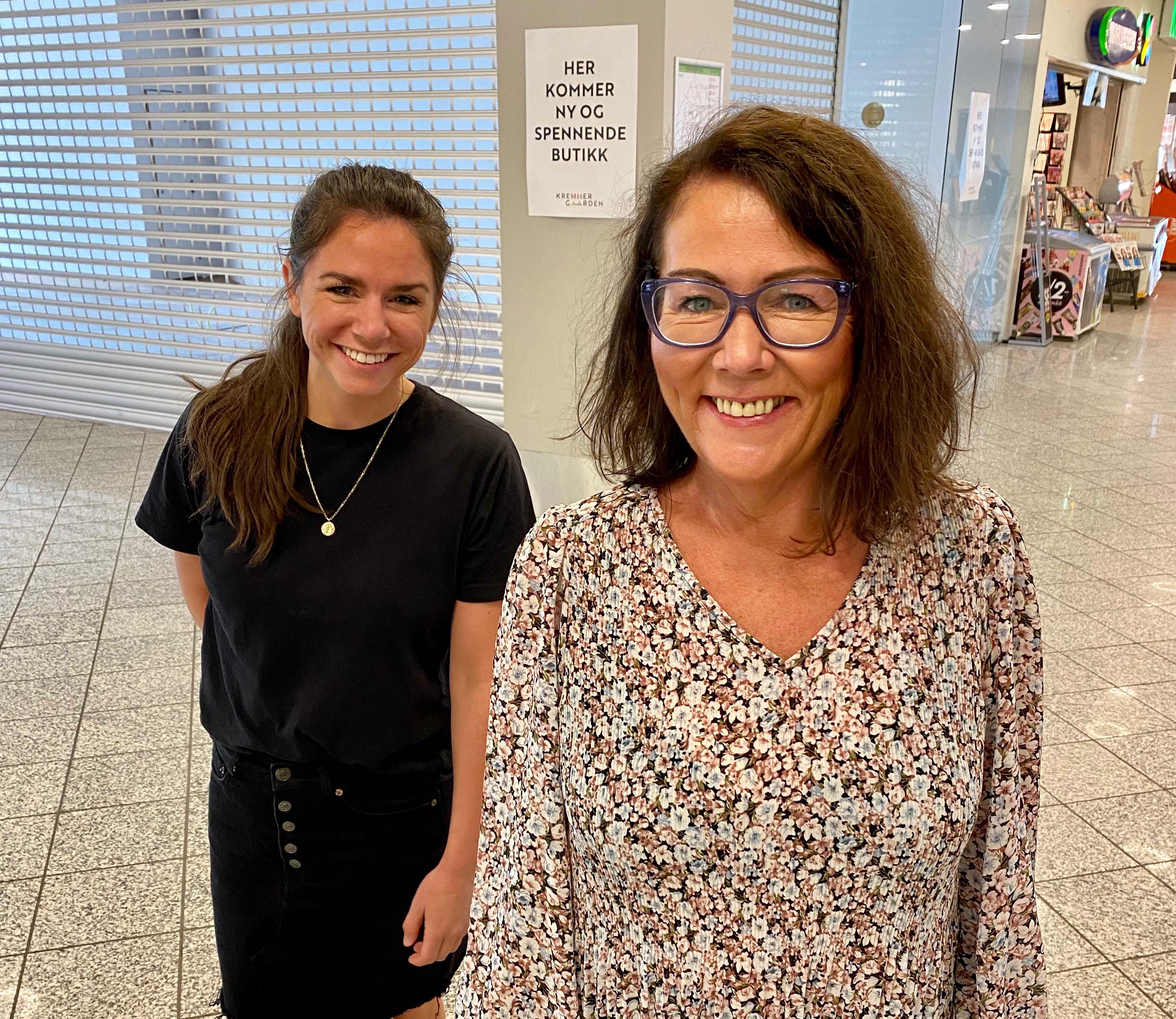 Senterleder Susanne Lunde Petersen og Mona Honningsvåg gleder seg til at butikken står ferdig.