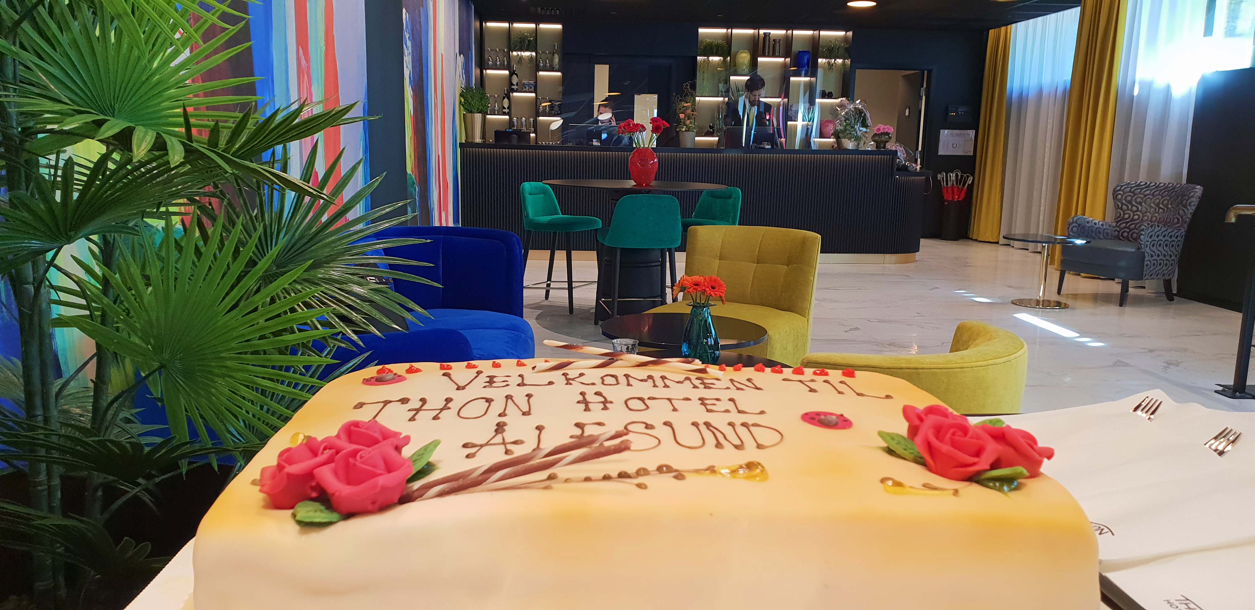 Velkomstkake i resepsjonen til Thon Hotel Ålesund