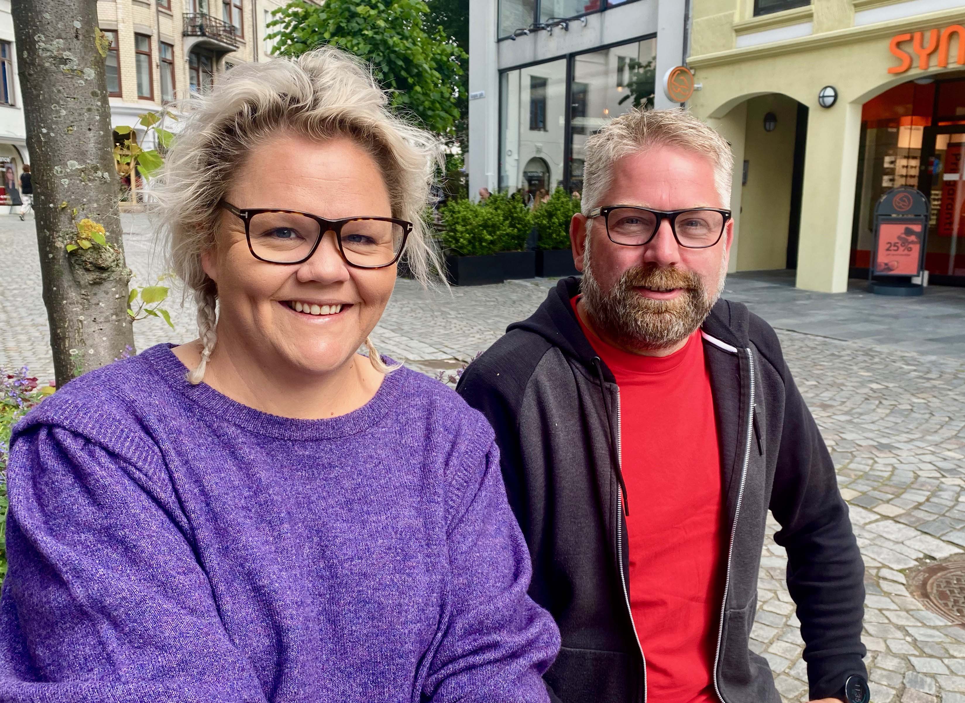 -Vi håper dette er med på å belyse at gågata i Ålesund trenger flere kvaliteter, så er det jo rett og slett bare gøy å kunne leke seg litt i egen by, sier Trine Klemetsen og Sindre Veblungsnes som håper prosjektet blir godt mottatt.