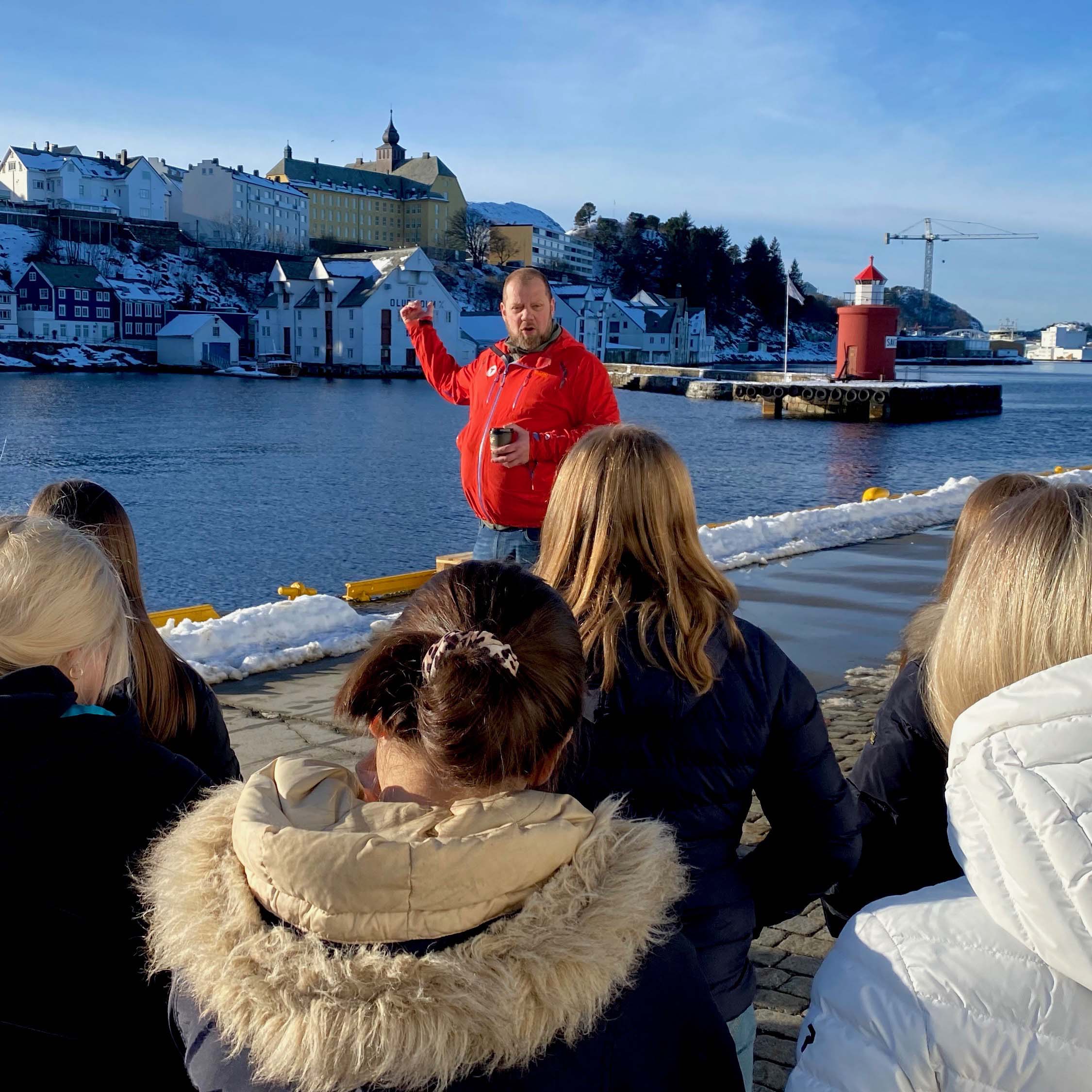 Byvandrer Sindre Nakken er også med på laget! Denne gangen utstyrt med kamera i stedet for bruskassen han gjerne bruker på vandring.