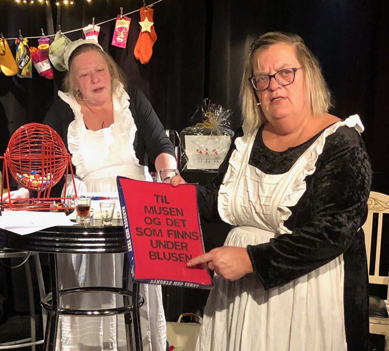 Nå skal vi klemme masse igjen, sier Astrid Overaa hos Teaterfabrikken