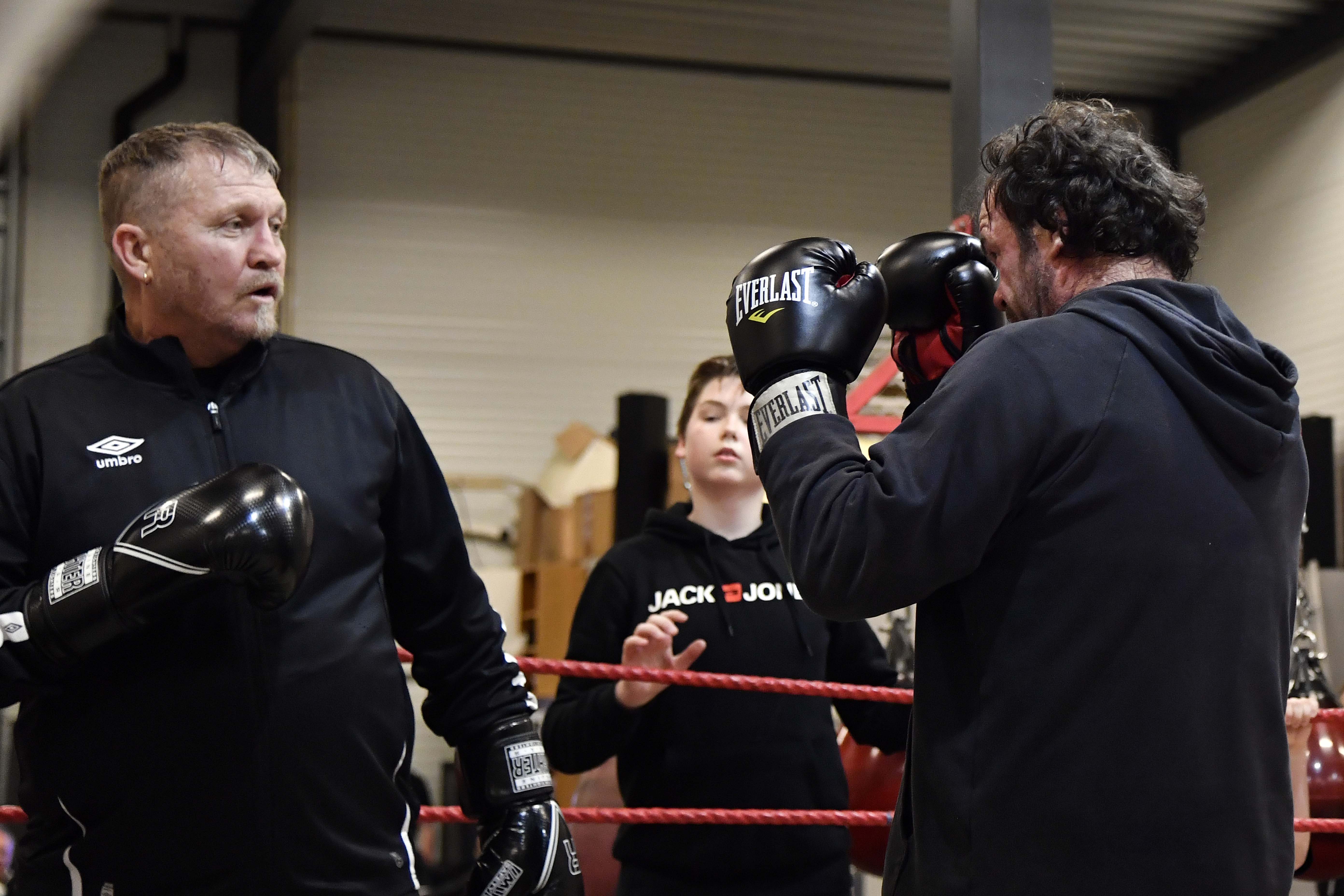 Per Johan Hagen og Jan Petter Kongshaug i ringen.