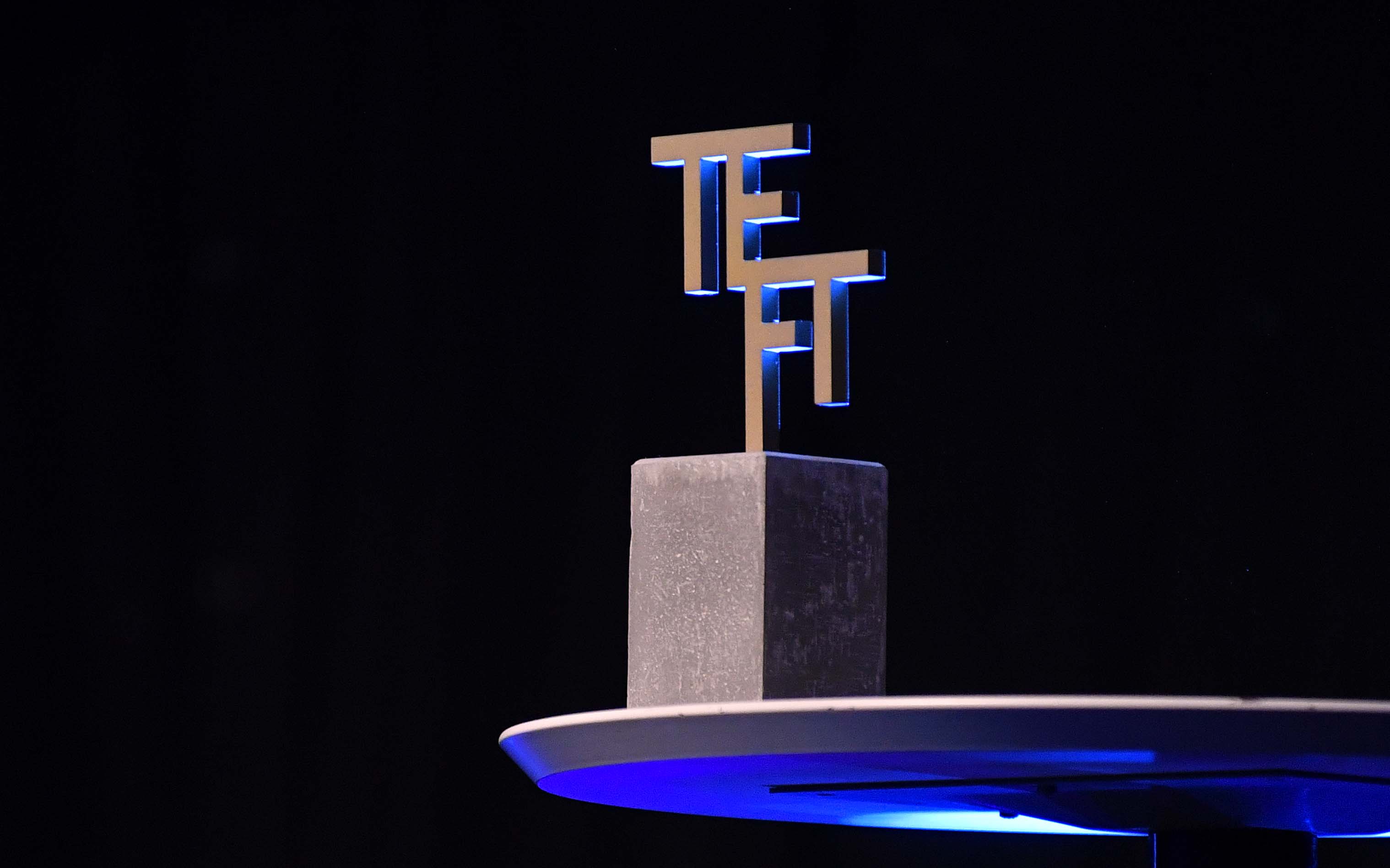 65 aktører ønsket å slå kloa i denne statuetten.