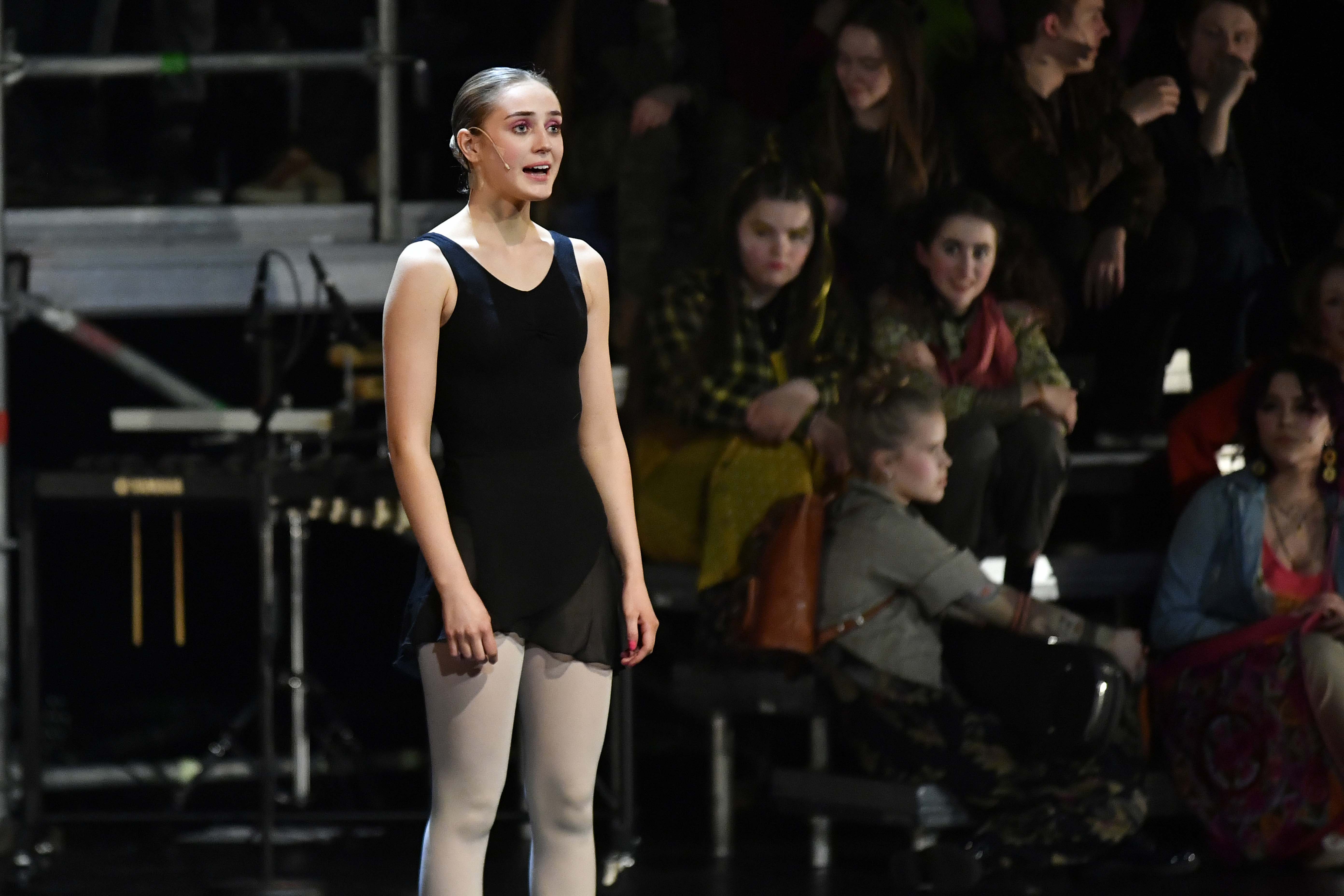 Scener fra Ålesund kulturskoles musikal «Rampelys»