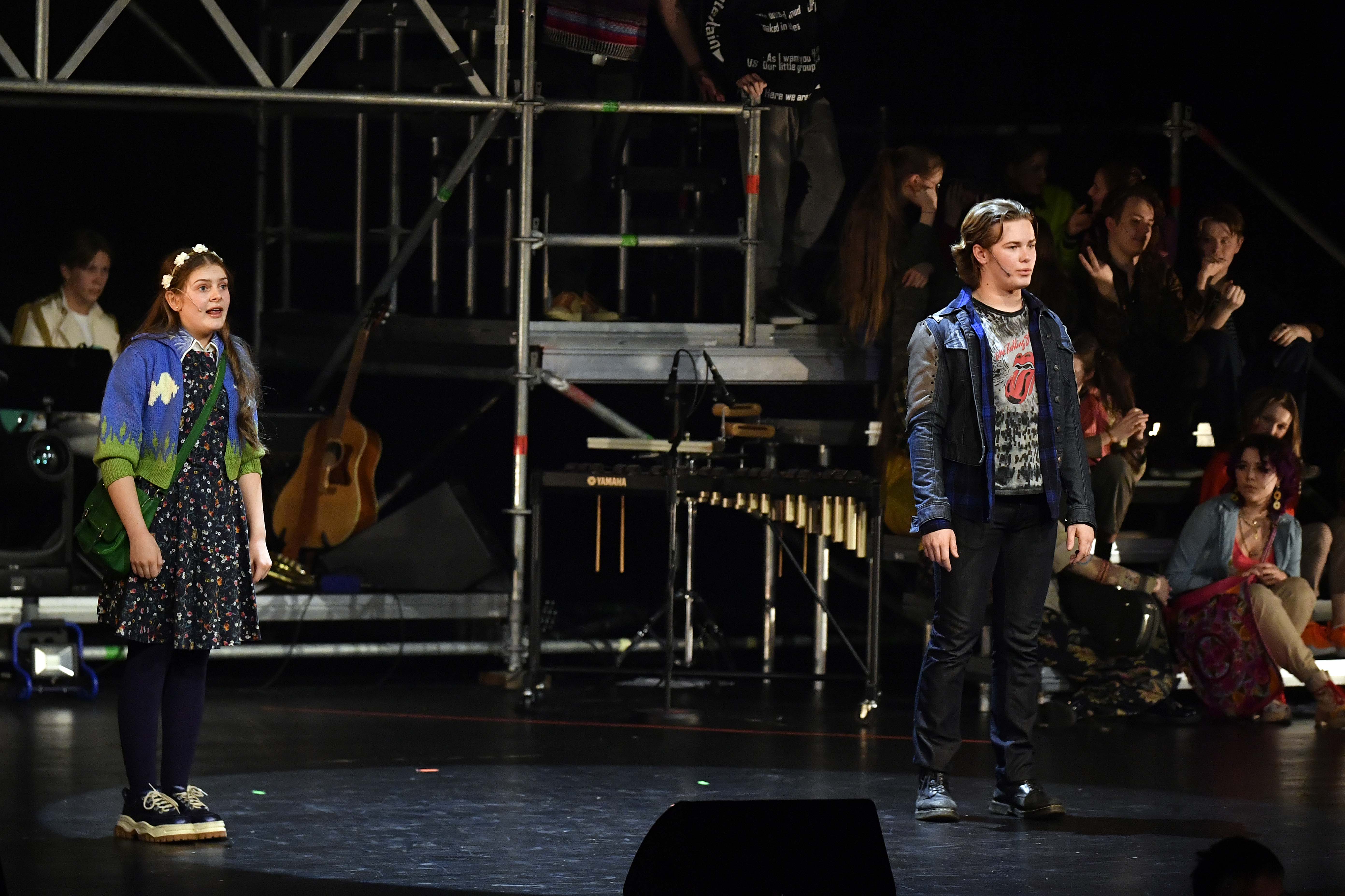 Scener fra Ålesund kulturskoles musikal «Rampelys»