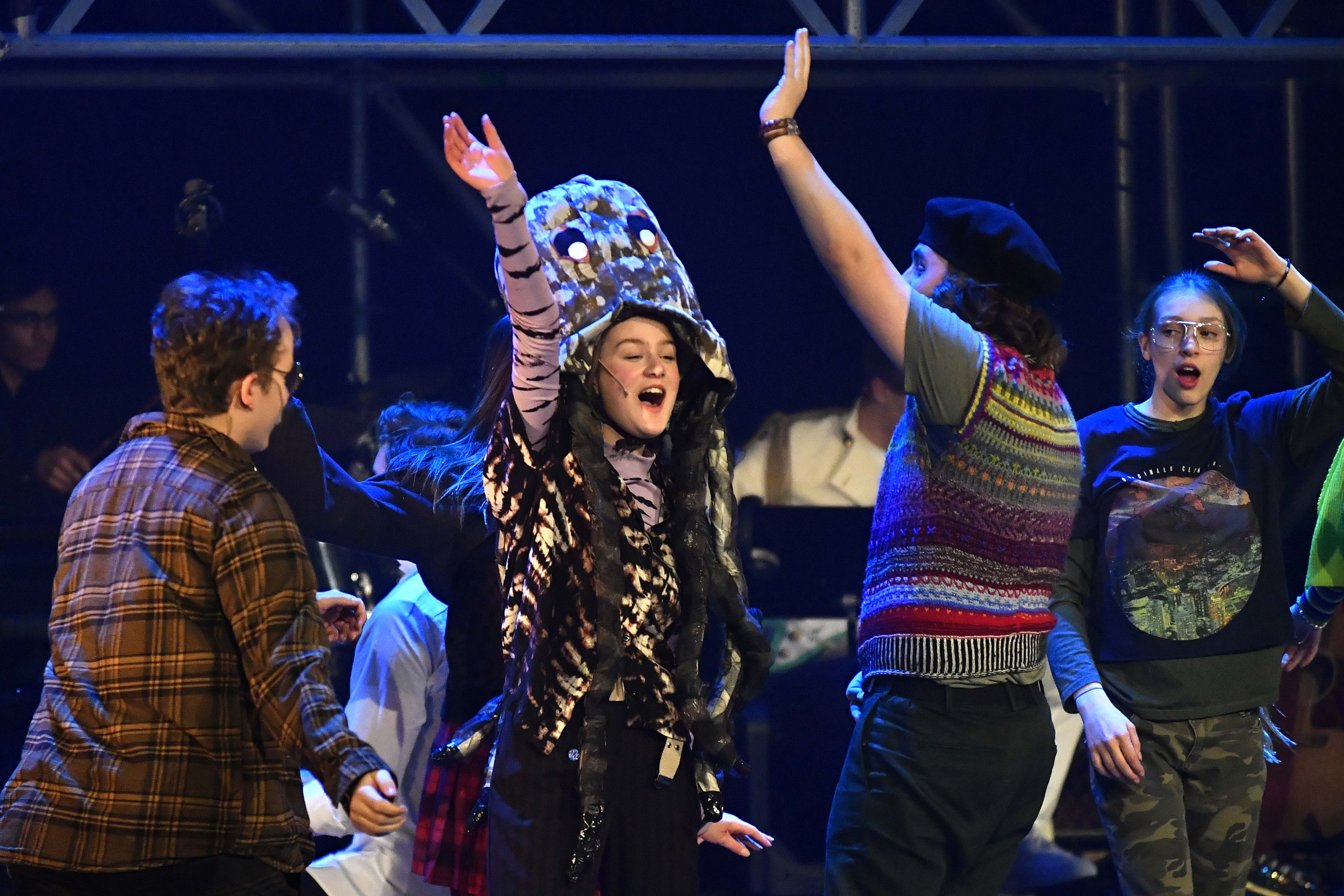 Scener fra Ålesund kulturskoles musikal «Rampelys»