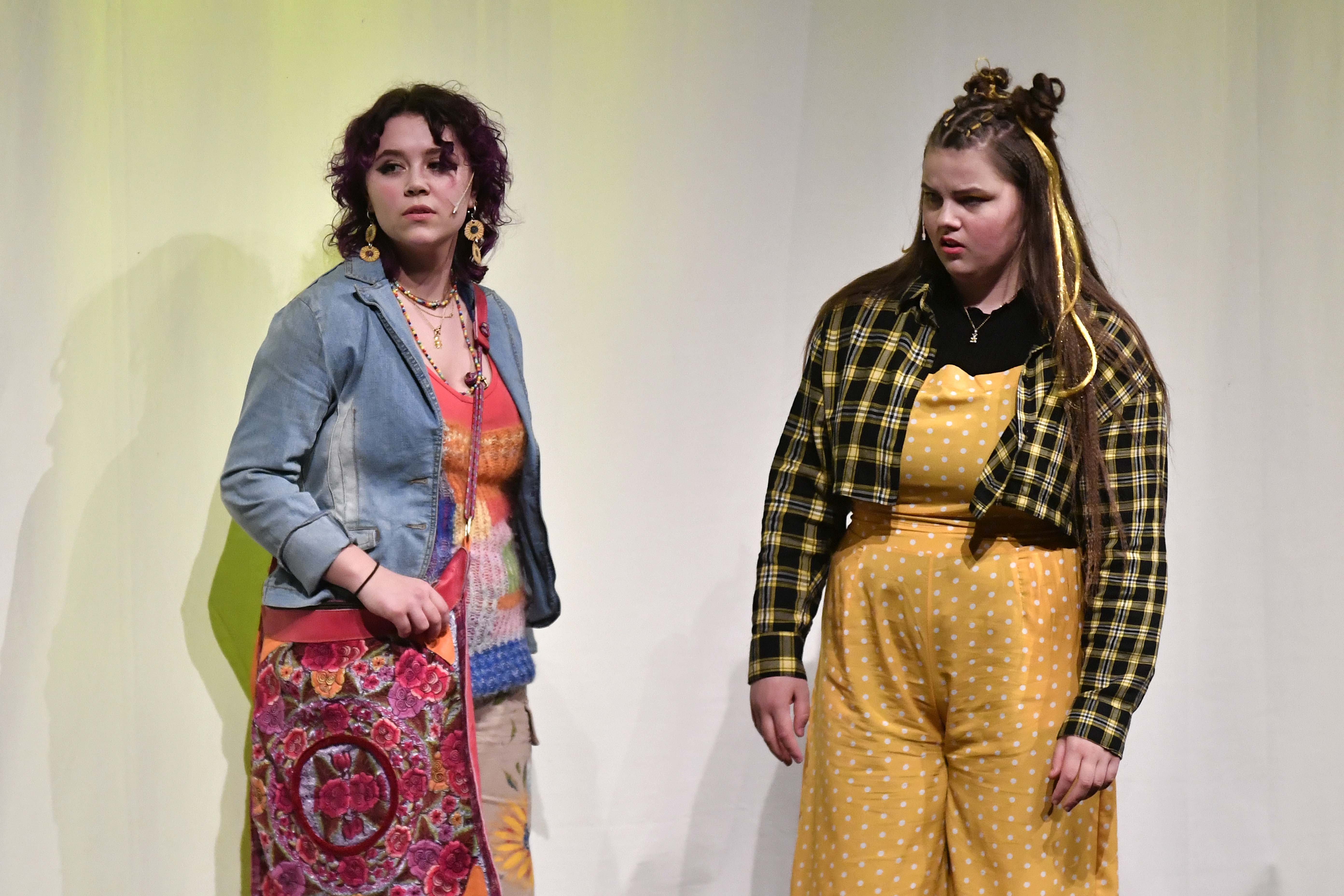 Scener fra Ålesund kulturskoles musikal «Rampelys»