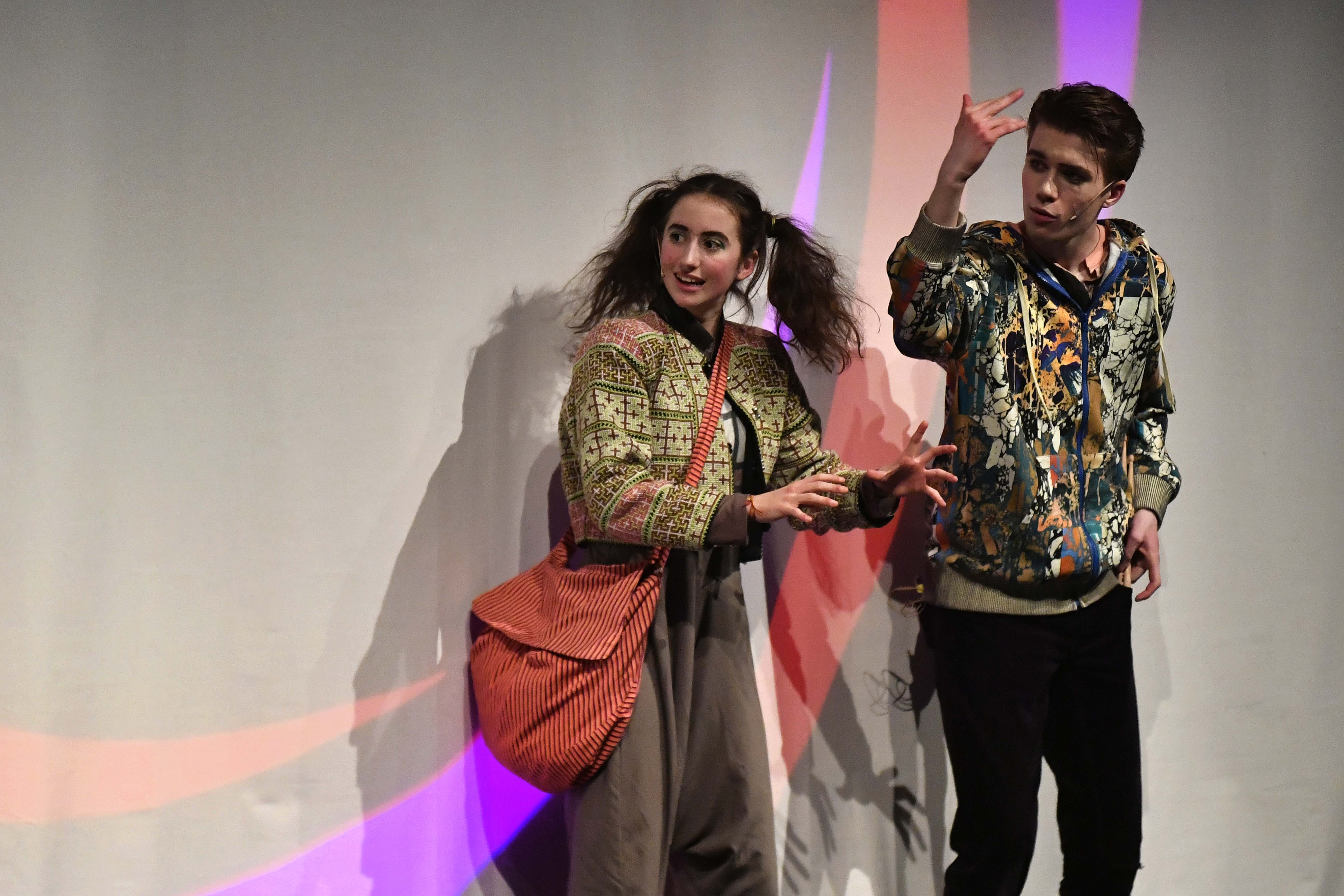 Scener fra Ålesund kulturskoles musikal «Rampelys»