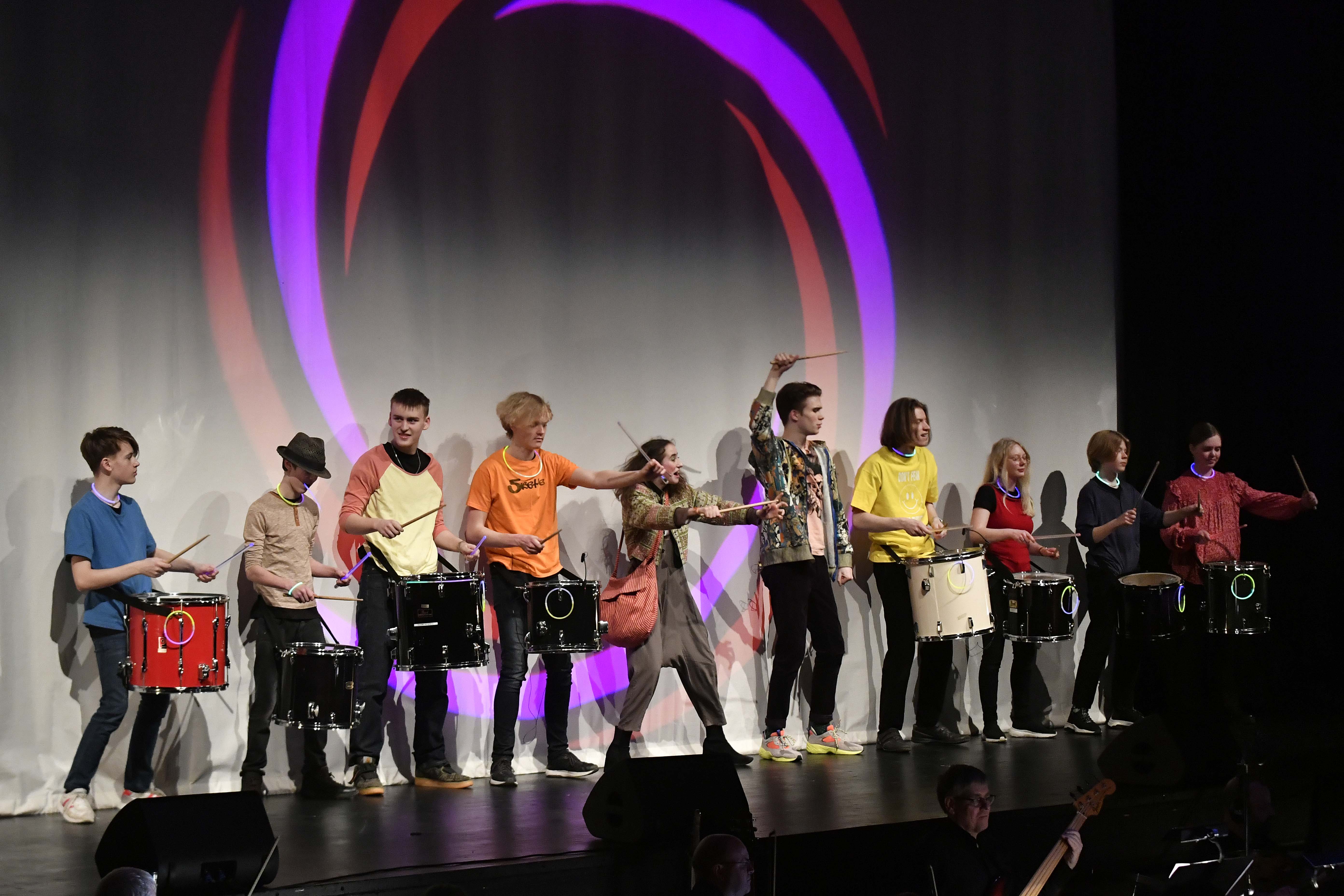 Scener fra Ålesund kulturskoles musikal «Rampelys»