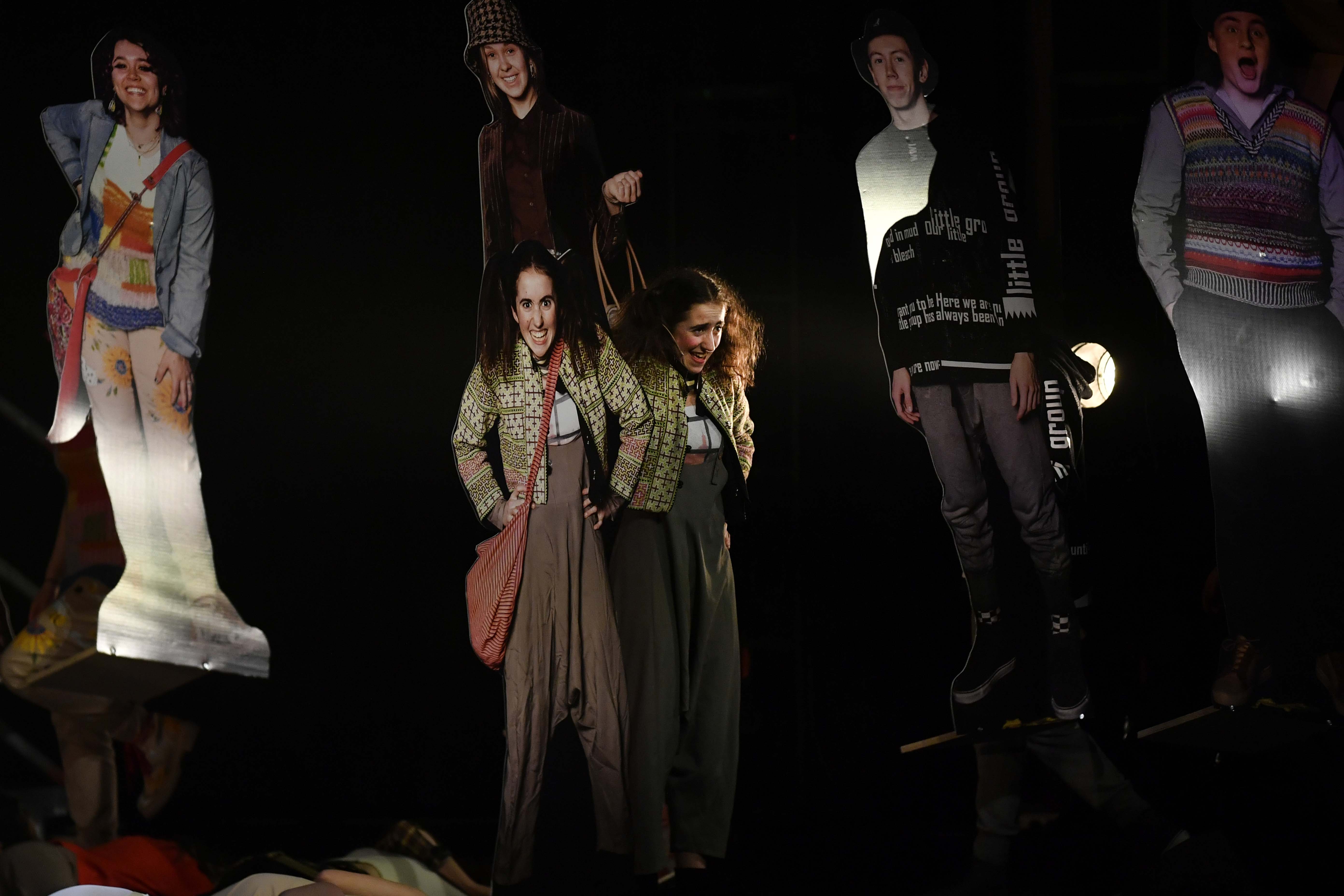 Scener fra Ålesund kulturskoles musikal «Rampelys»