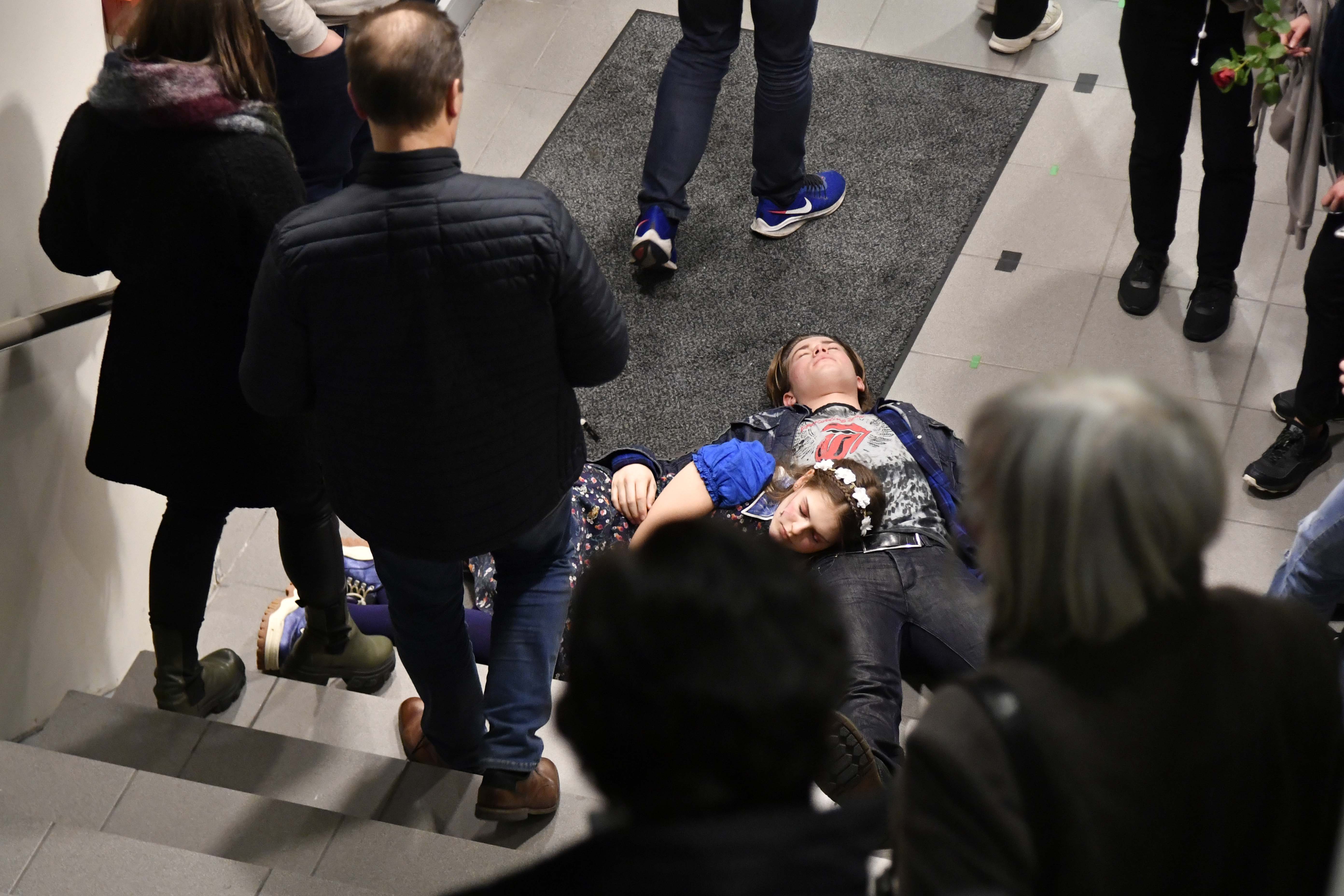 Scener fra Ålesund kulturskoles musikal «Rampelys»