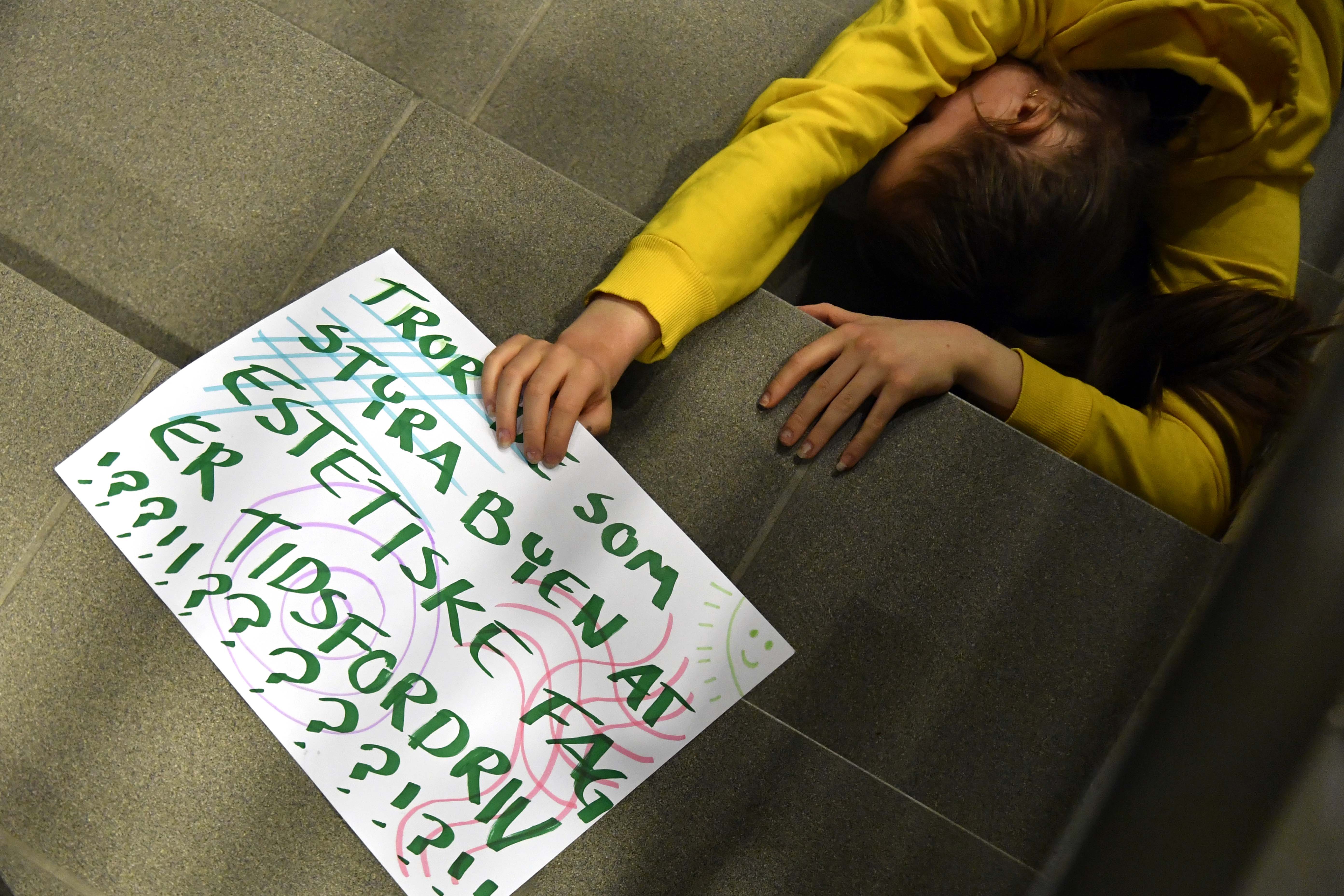 Scener fra Ålesund kulturskoles musikal «Rampelys»