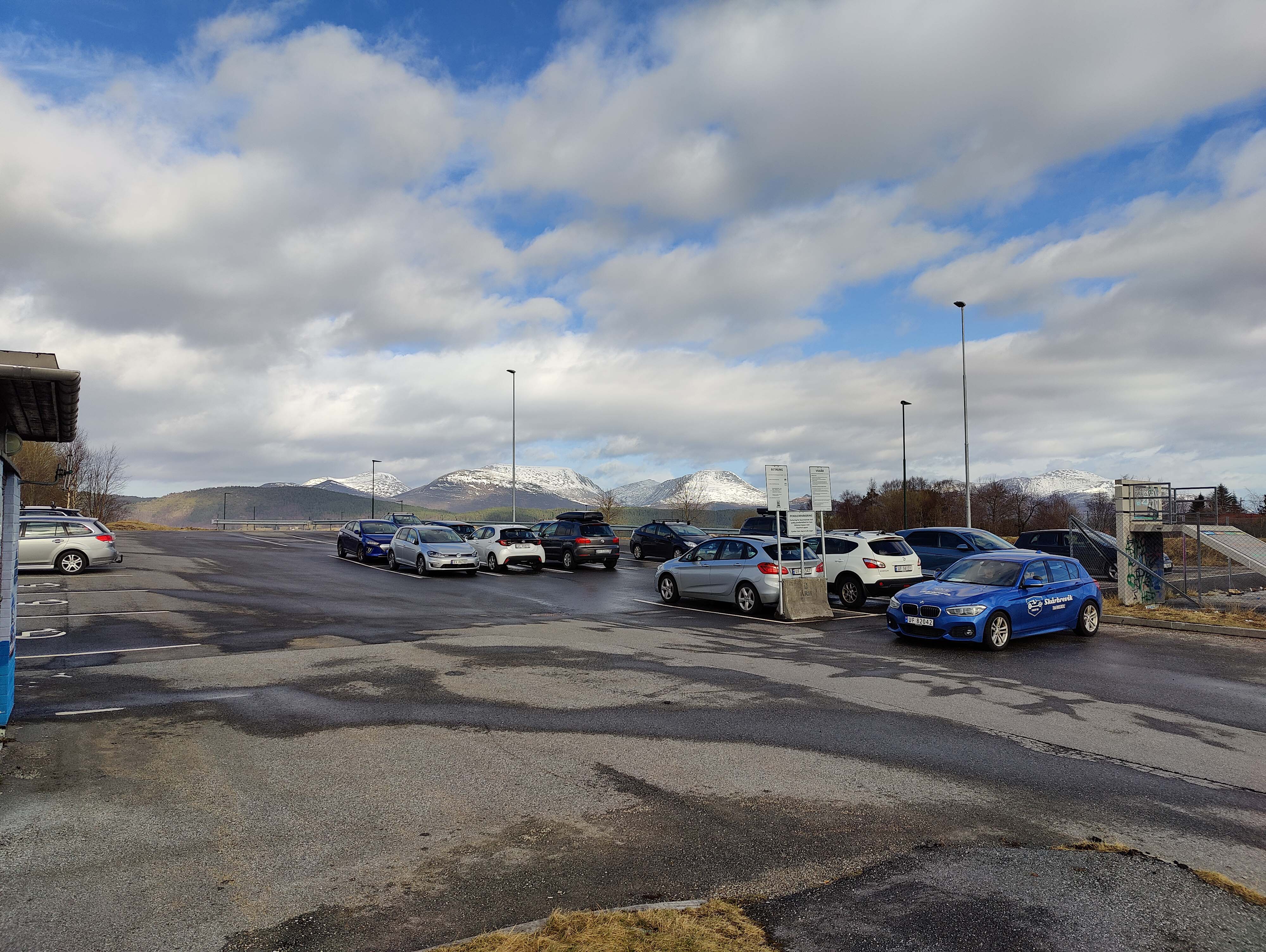 Tilbudet med pendlerparkering på Moa blir videreført.