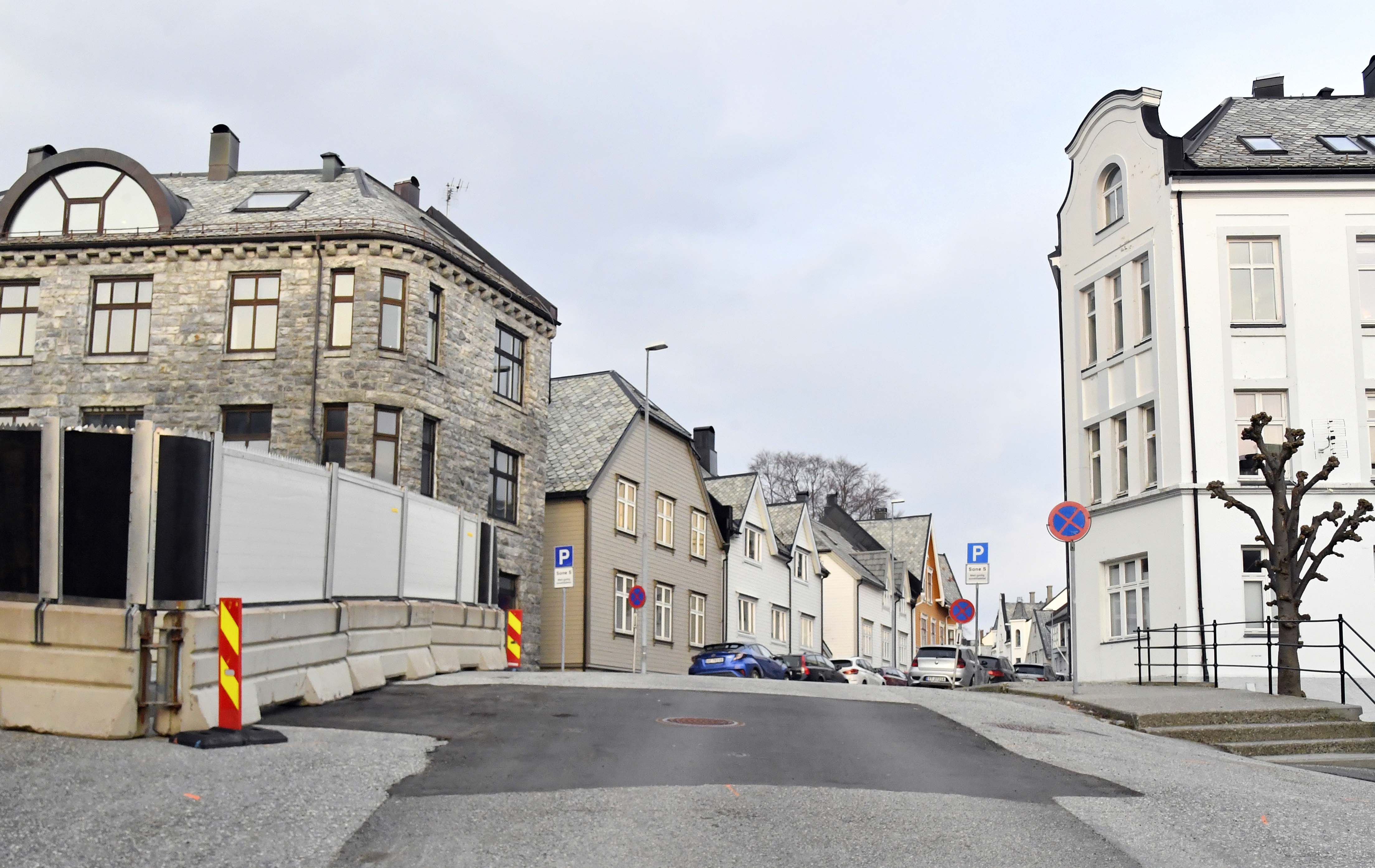 Denne åpningen på toppen av Keiser Wilhelms gate skal sørge for at bussene kommer seg østover.