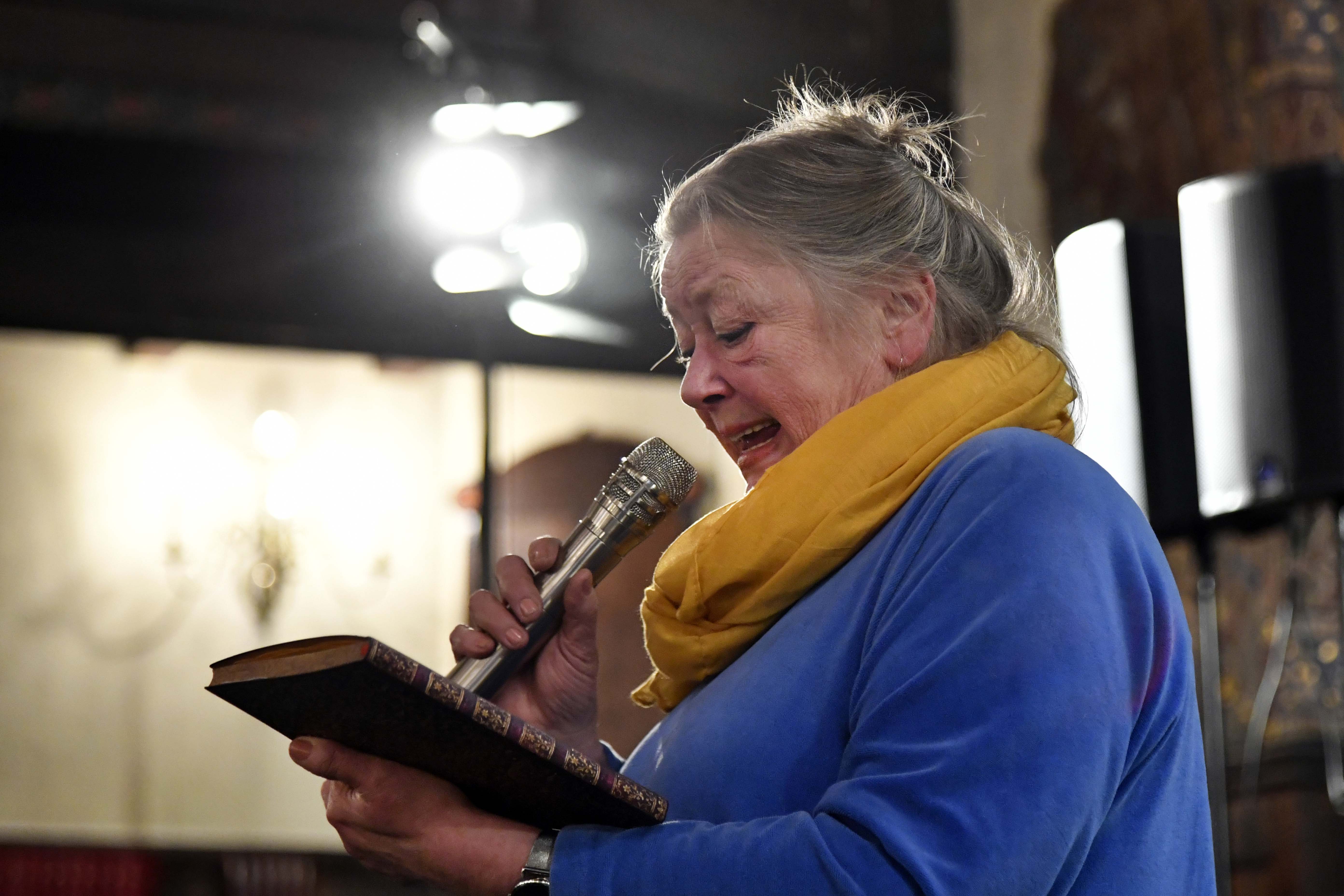 Astrid Overaa ledet konserten "Hjerter for Ukraina" i Ålesund kirke.