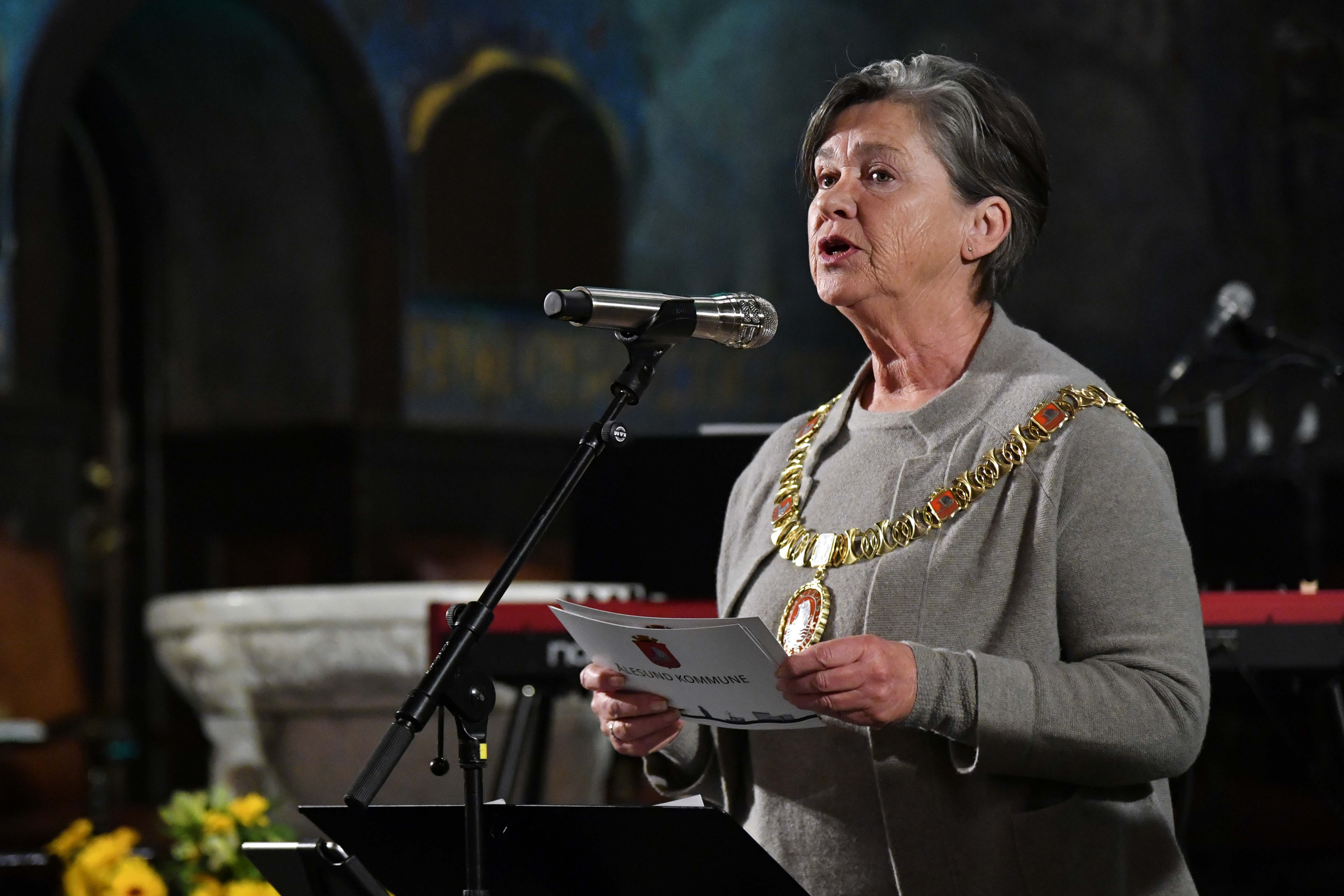 Ordfører Eva Vinje Aurdal holdt appell.