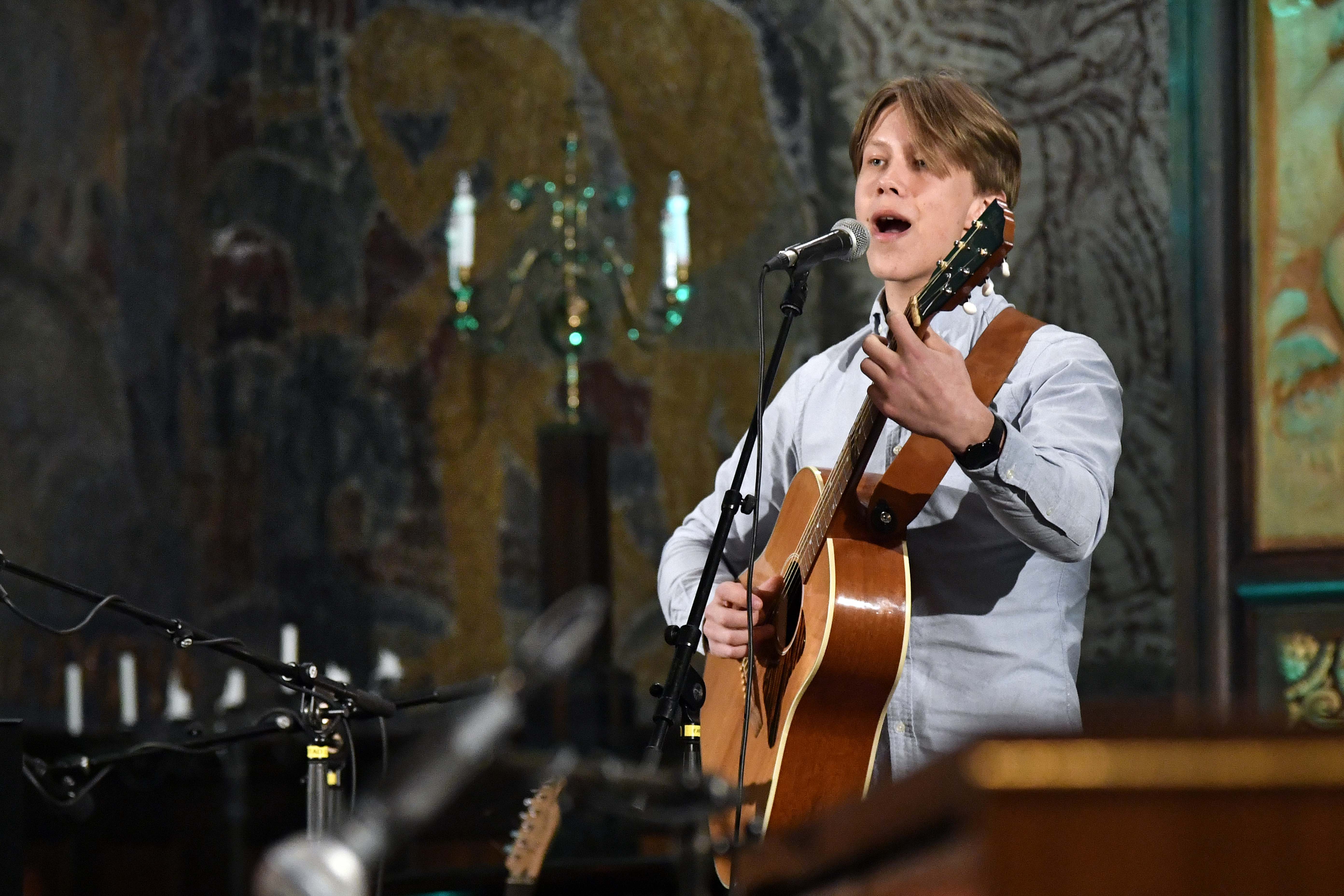 Jacob Sewerin - "Hjerter for Ukraina" i Ålesund kirke.
