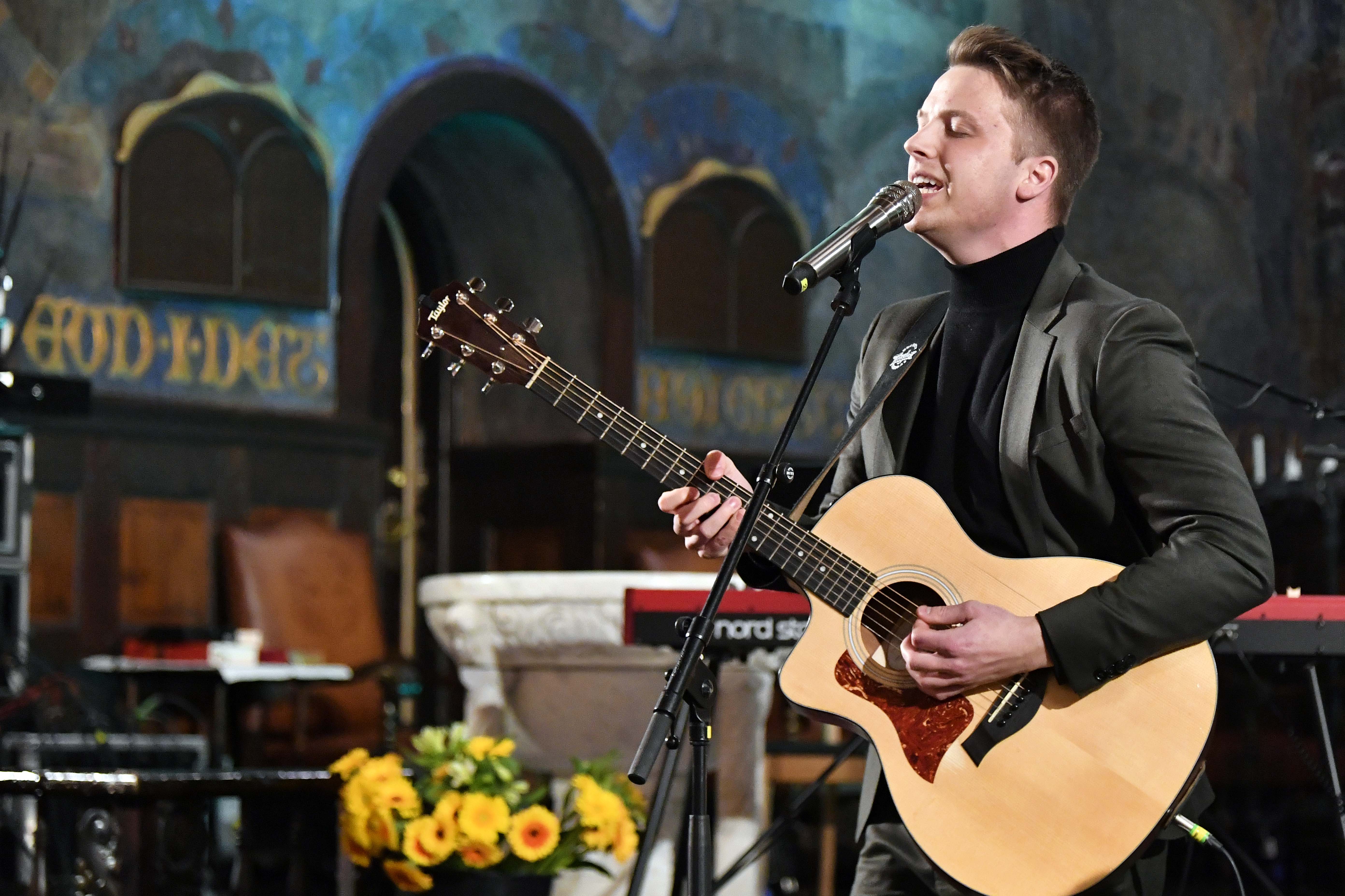 Sverre Eide - "Hjerter for Ukraina" i Ålesund kirke.