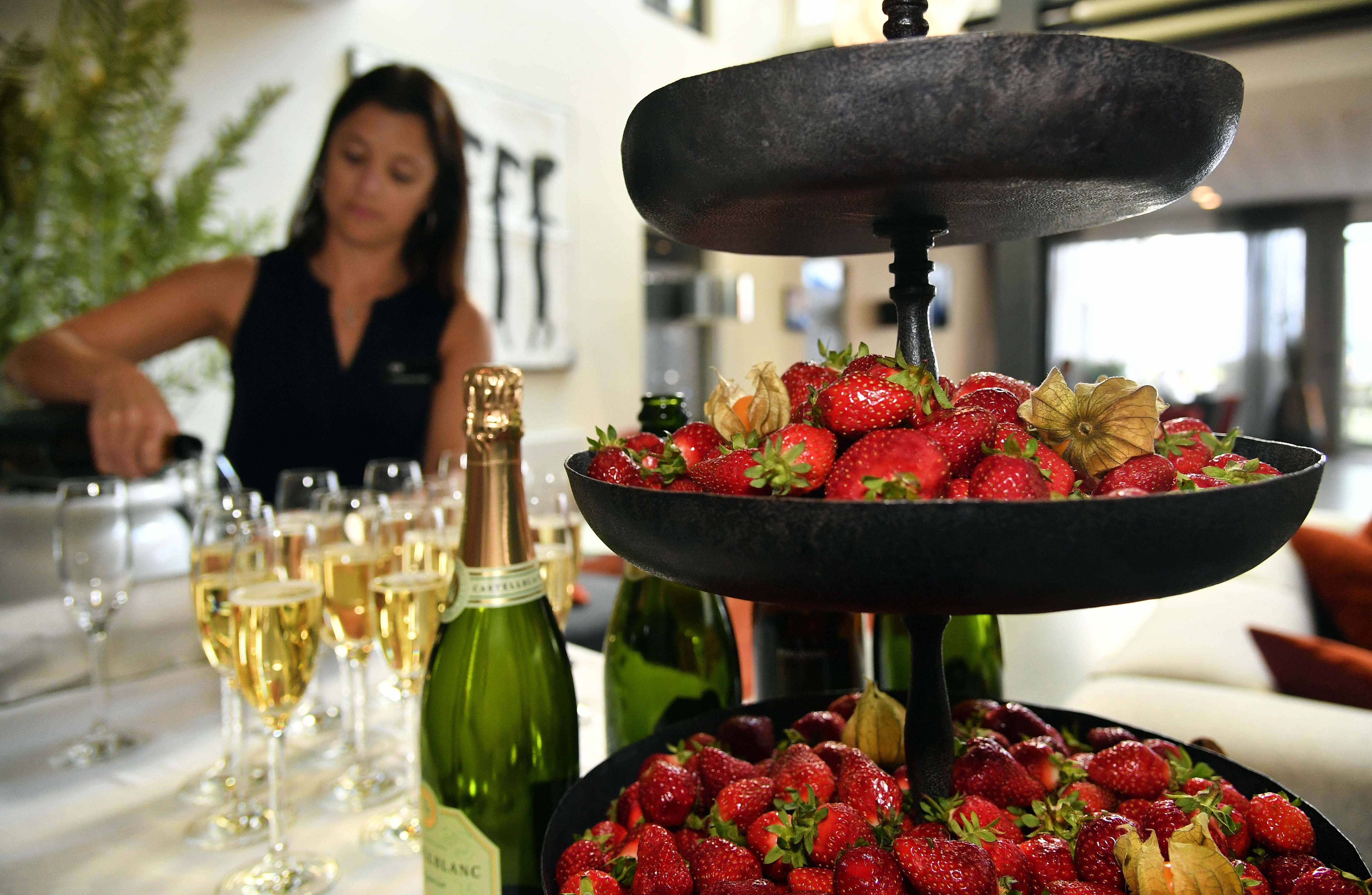 Det er sommer og sol, og Sørsida Bar & Restaurant tok sesongen på alvor når de inviterte til visning.