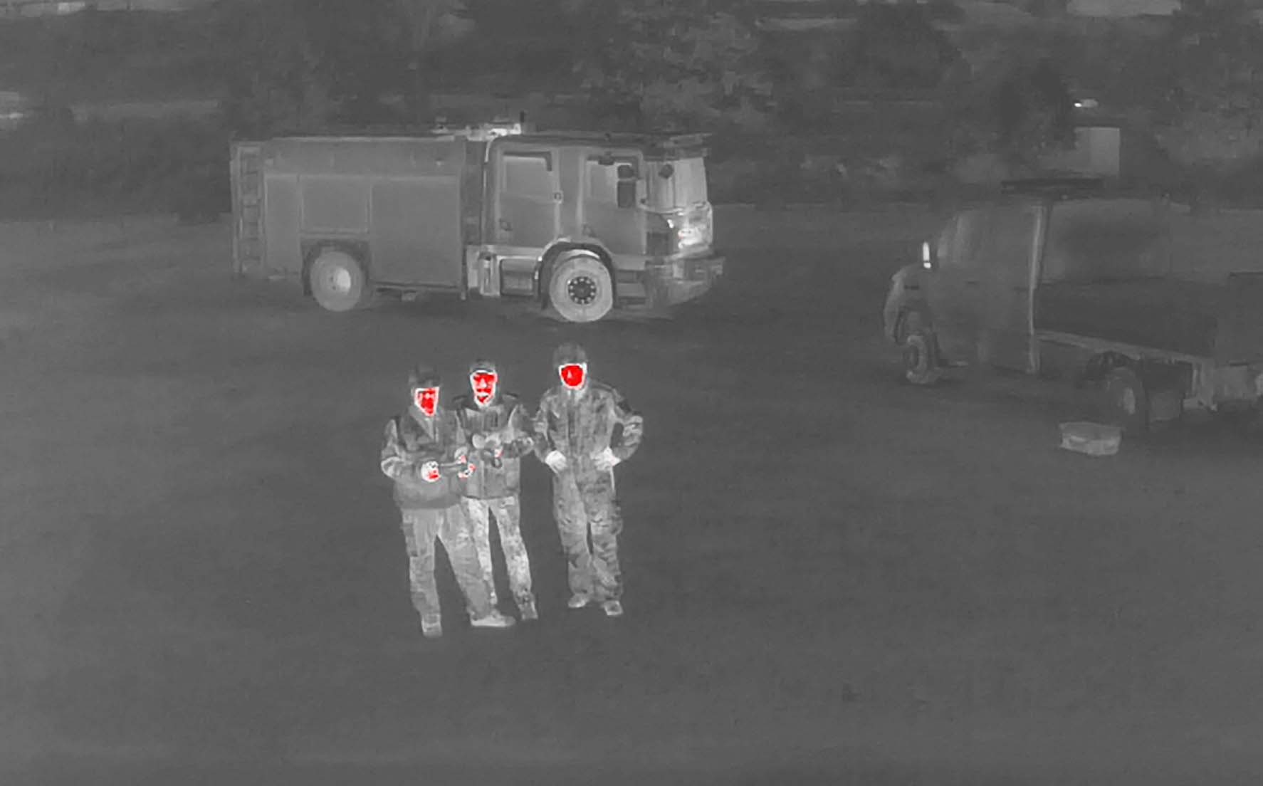 Dronen er utstyrt med IR-kamera som fanger opp varme fra et menneske. Det kan komme godt med under søk av savnede personer.