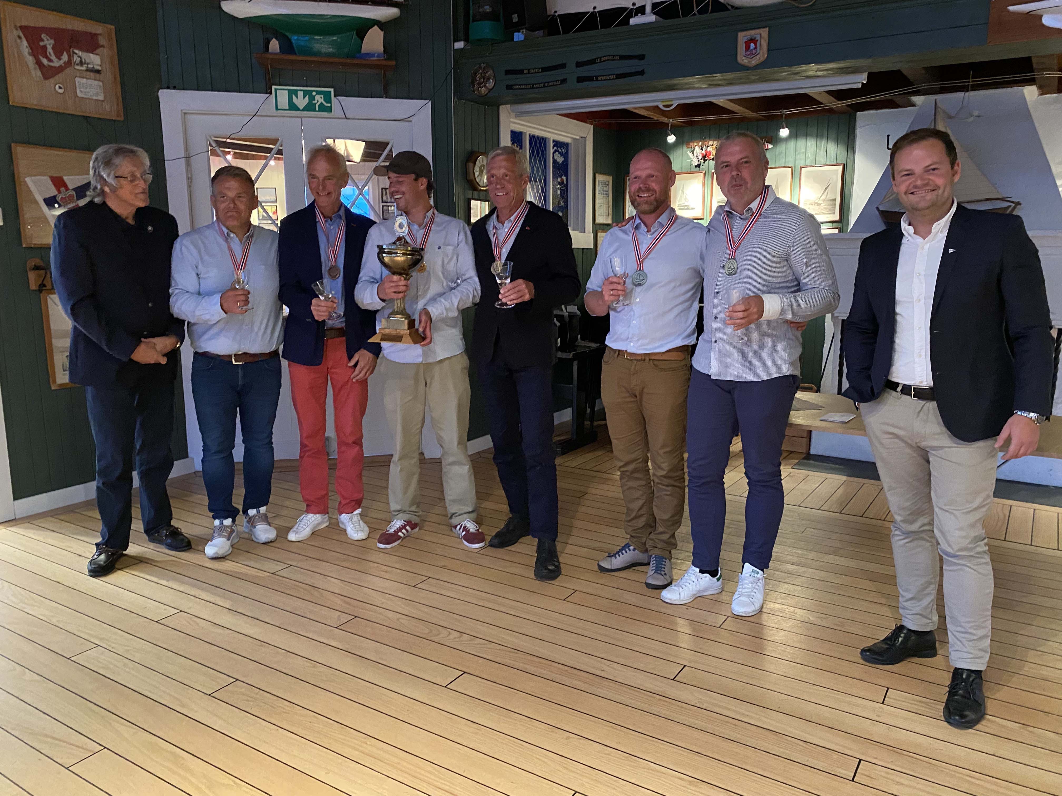Gull, sølv og bronse i klassen 12,5 kvm Krysser