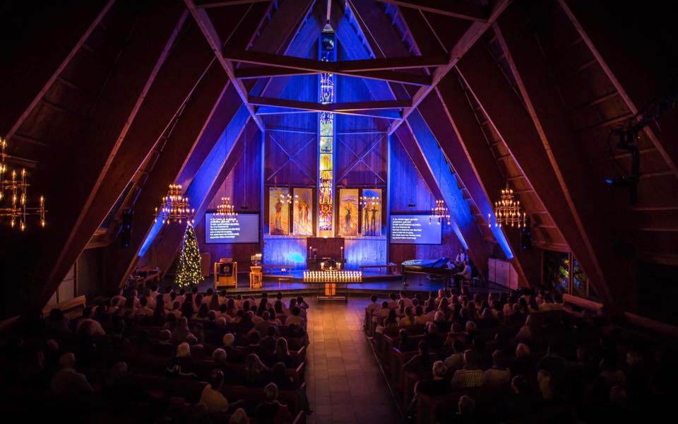 Førstkommende søndag klokken 1800 er det også lysmesse i Volsdalen kirke med konfirmantene i Volsdalen og Ålesund.