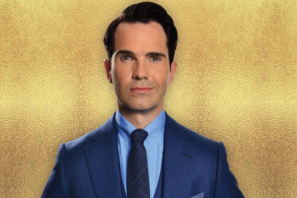 Den britiske komikeren Jimmy Carr er klar for Ålesund. Hvor kult er ikke det?