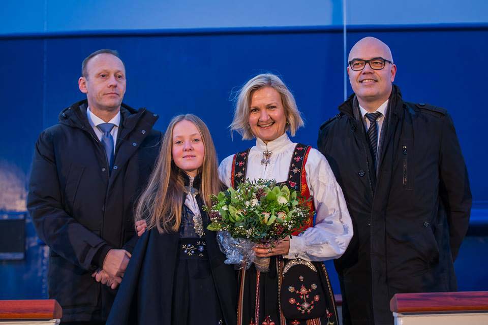 Konsernsjef Webjørn Barstad, gudmor Anne Karin Ferstad og  verftsdirektør Frode Klokk