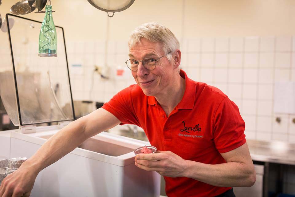 Dirk Kiefer er mannen bak "Lamella" som holder til nede i det som tidligere var Molnes bakeri.