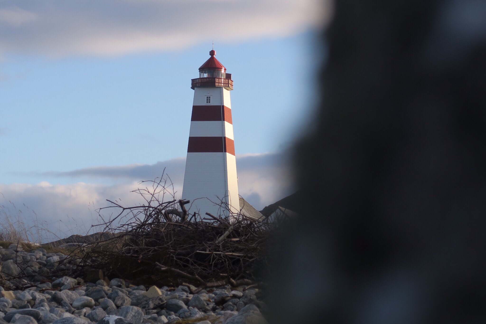 Ålesundstunnellene er åpne for fri ferdsel i påsken, noe som betyr at  opplevelsene ikke er langt unna. Vi har besøkt Alnes Fyr på Godøya. Hvorfor ikke ta sykkel på hurtigbåten fra Ålesund?