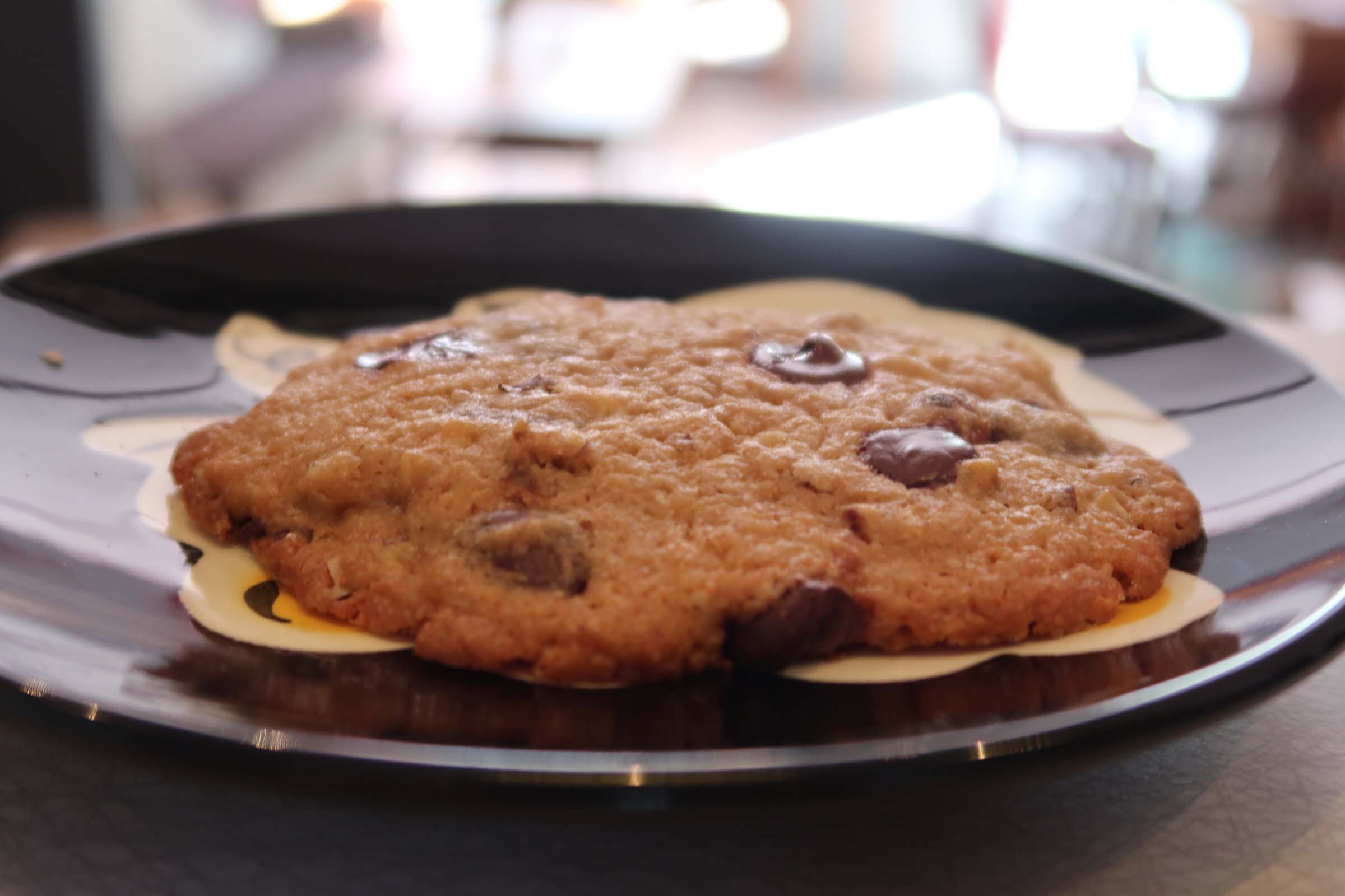 Deilige hjemmebakte coocies. Hos "Skomakeren" vil du også finne innslag av vegansk mat og supper. -Målet er å ha noe for alle. Ikke mye, men litt å bite i, sier Ida.