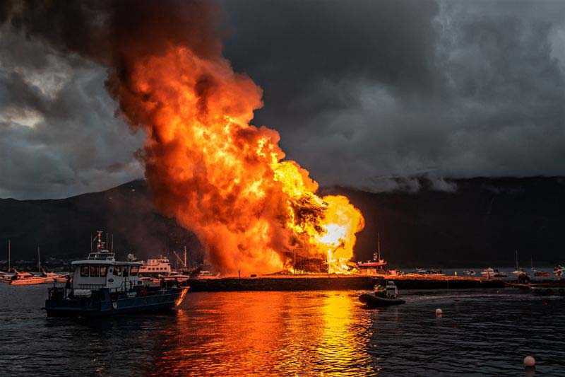 Her raser Slinningsbålet. Foto: Fred Øye