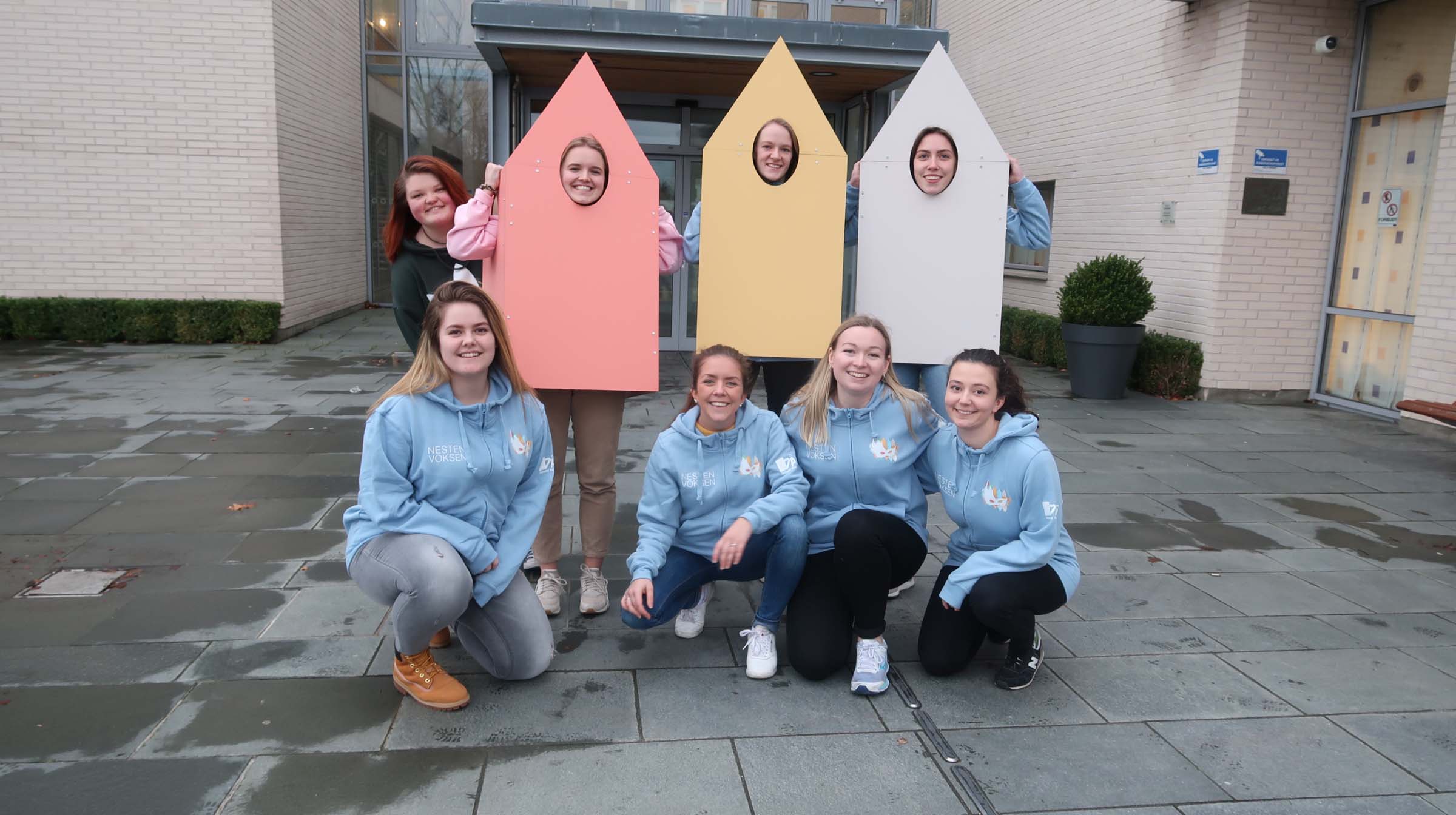 Bak fra venstre: Amalie Håland, Vilde Nagel Fredriksen, Alette Ytterli og Charlotte Pedersen. Foran fra venstre: Ranveig Fagerli, Caroline Remøy Holm, Maria Dahle Bekjorden og Elisabeth Sveøy-Aae.