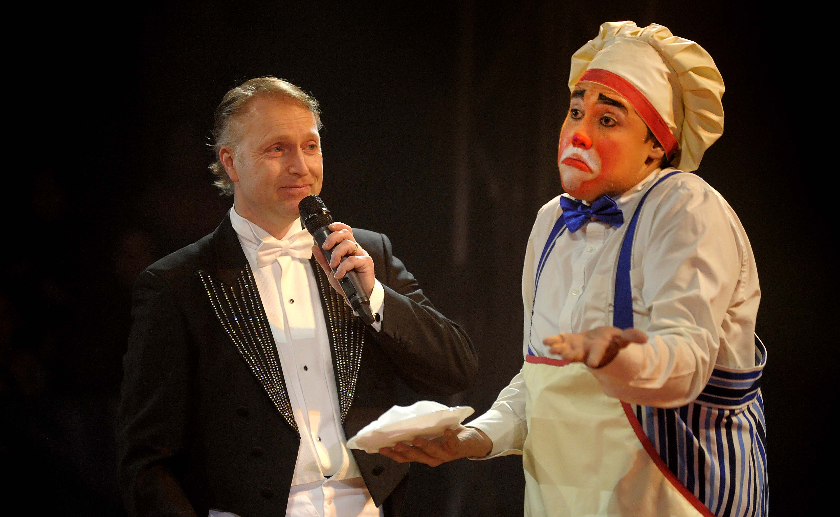 Are Arnardo vet det ligger an til en real kakekrig, men kommer han seg unna kakeslaget?