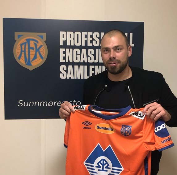Kenny van der Weg klar for AaFK