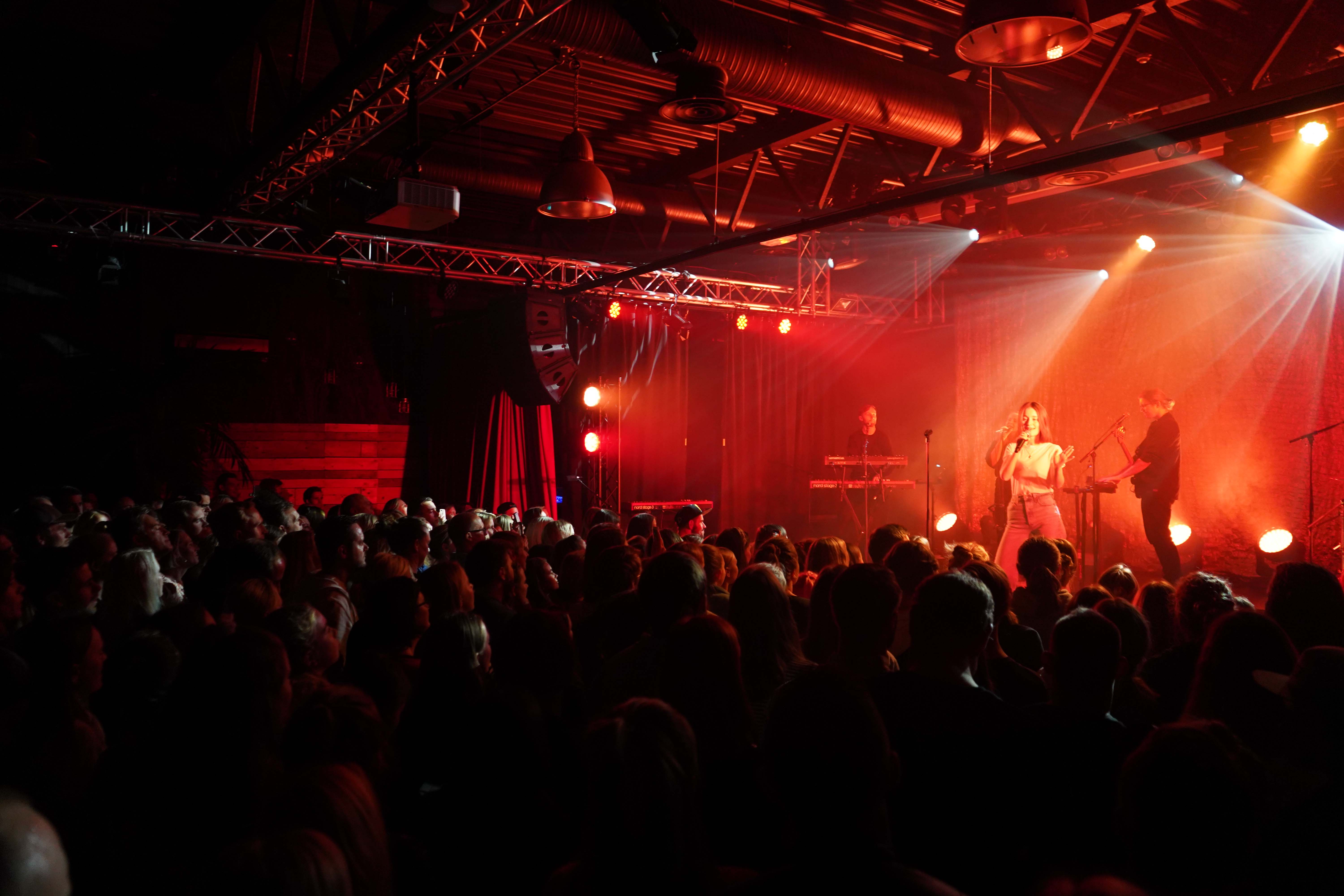 Fullt hus tre kvelder på rad for Sigrid i Ålesund