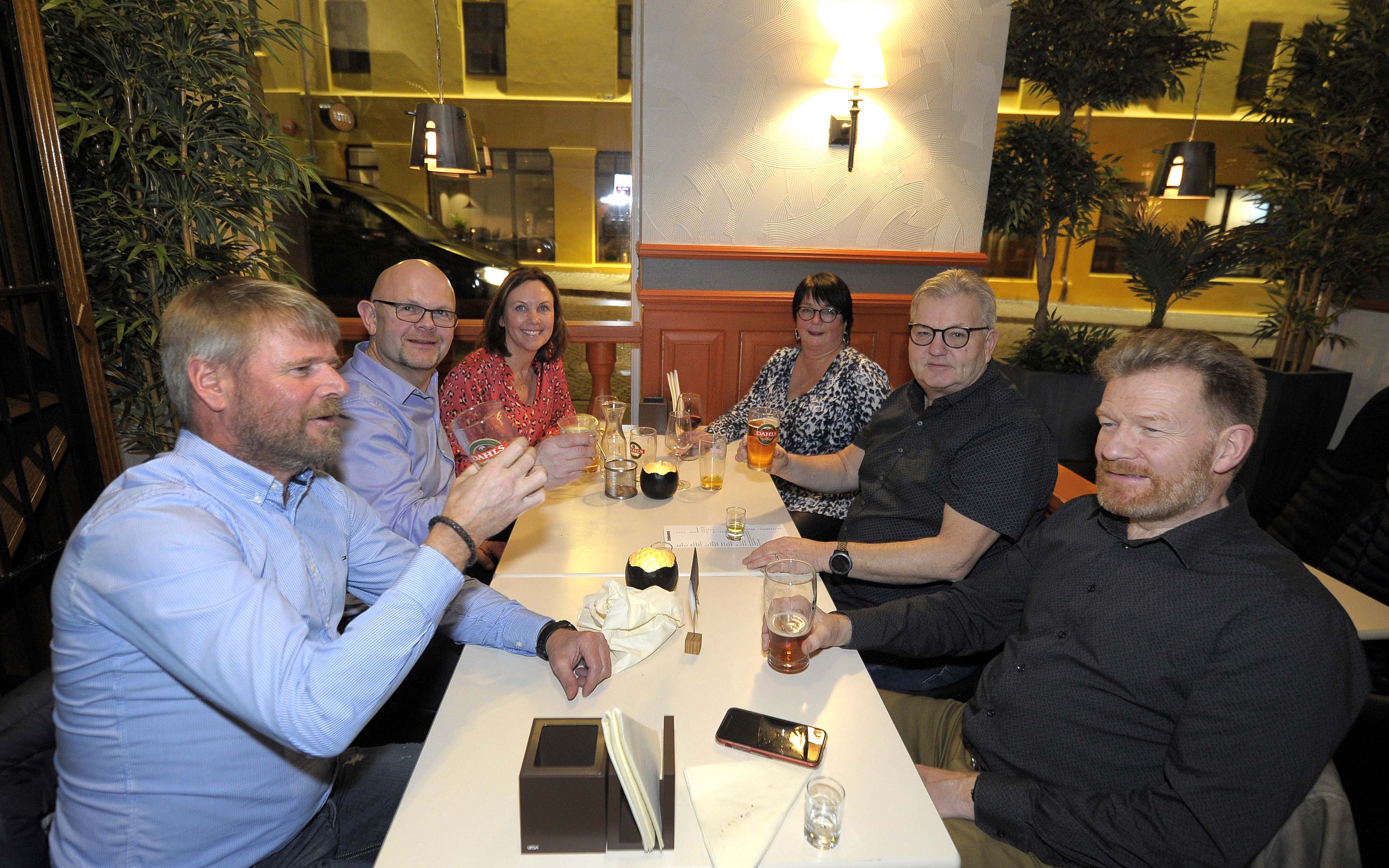 Denne gjengen storkoste seg hos Real American Steakhouse med mat og drikke, før ferden gikk videre til en konsert.