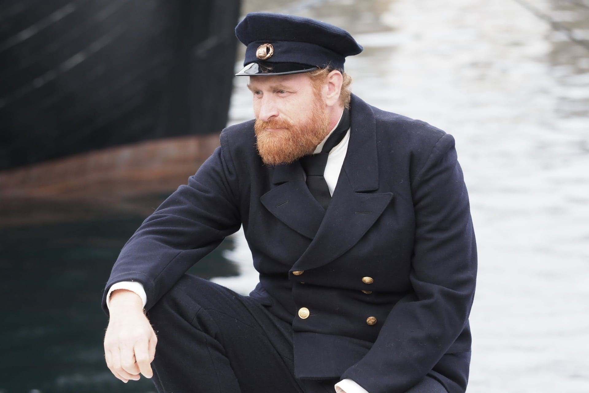 Kristofer Hivju spiller kaptein Iver Thoresen.