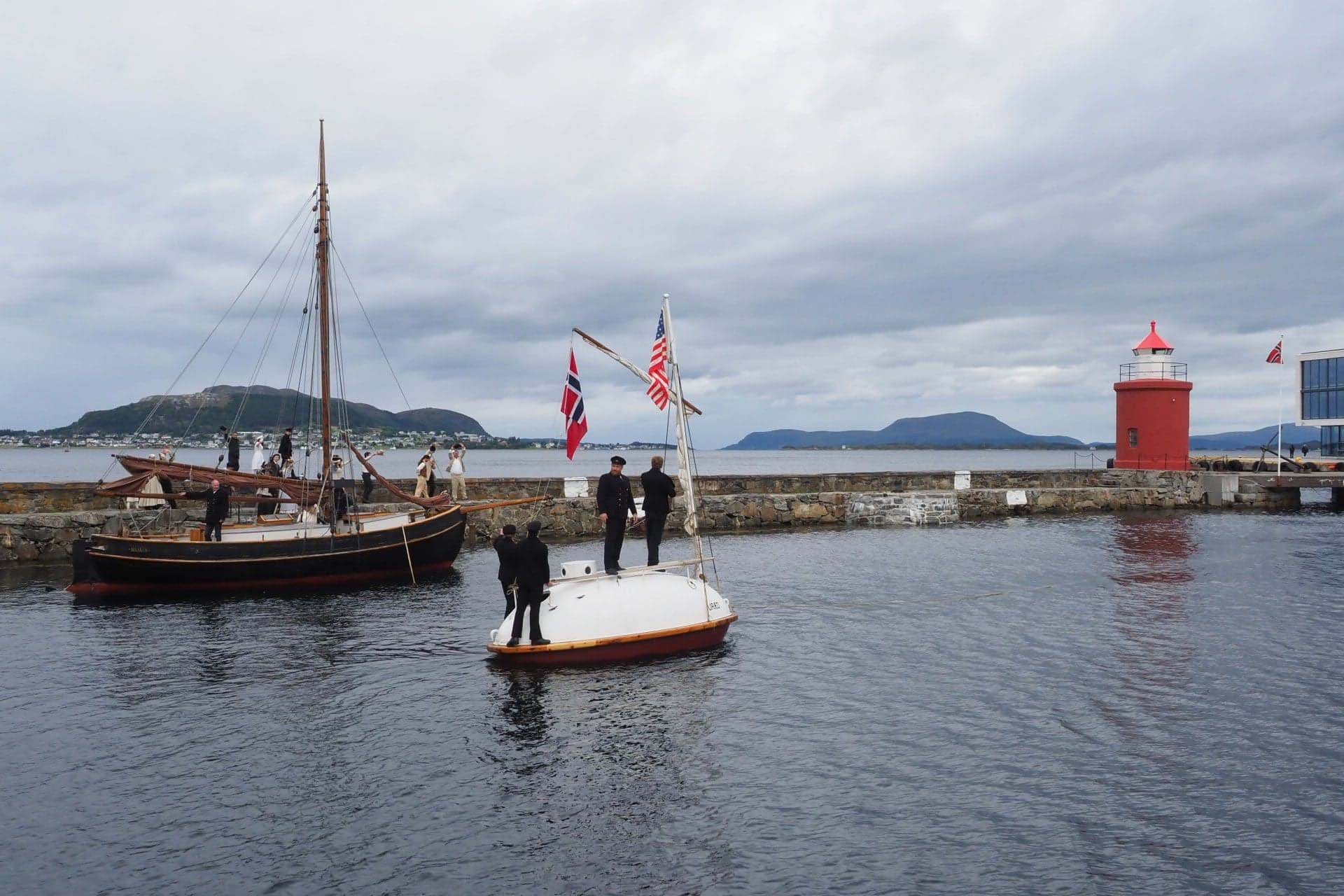 Her rekonstrueres utseilingen fra Molja.